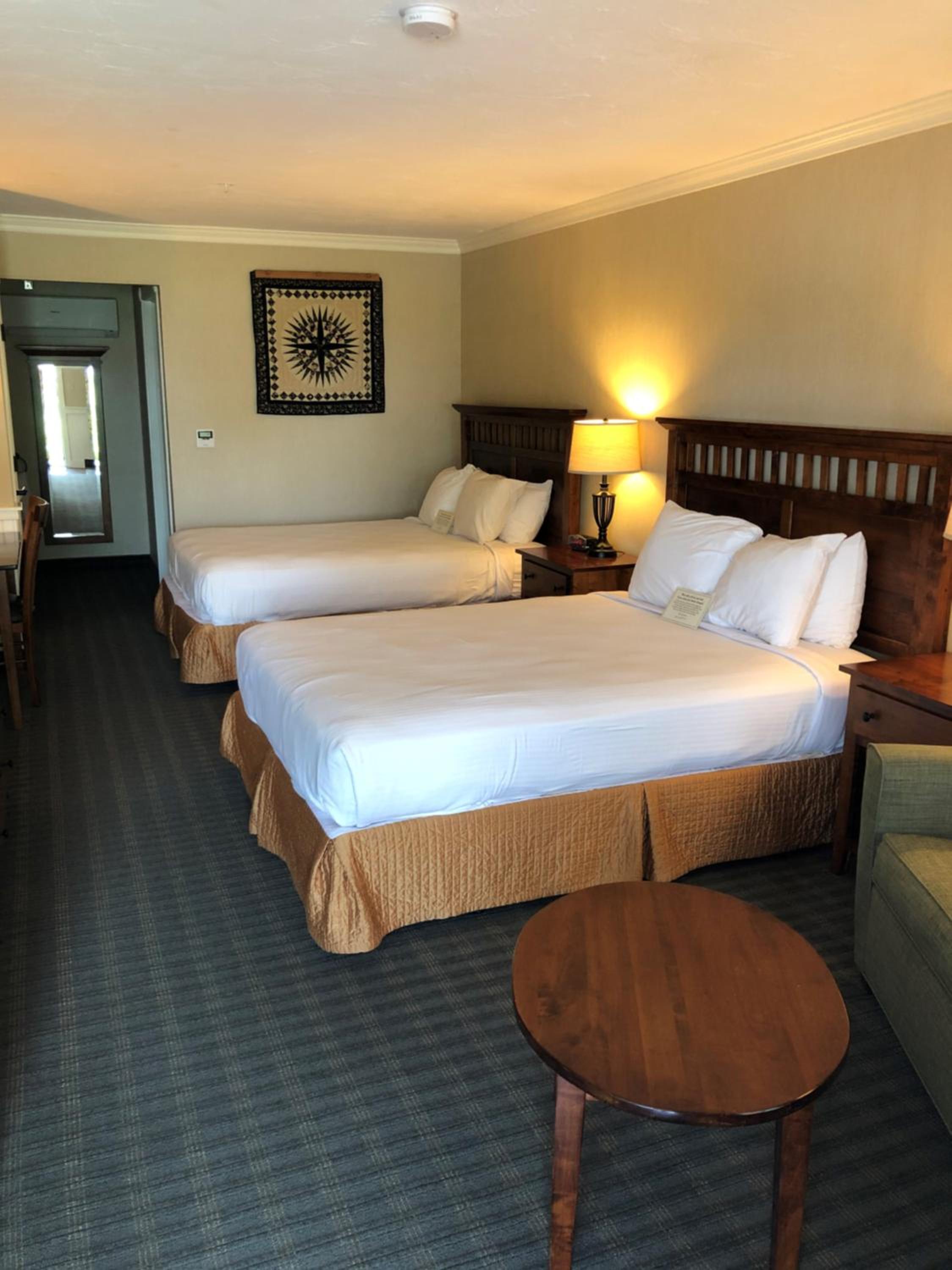 Deluxe Queen Room with Two Queen Beds photo 1