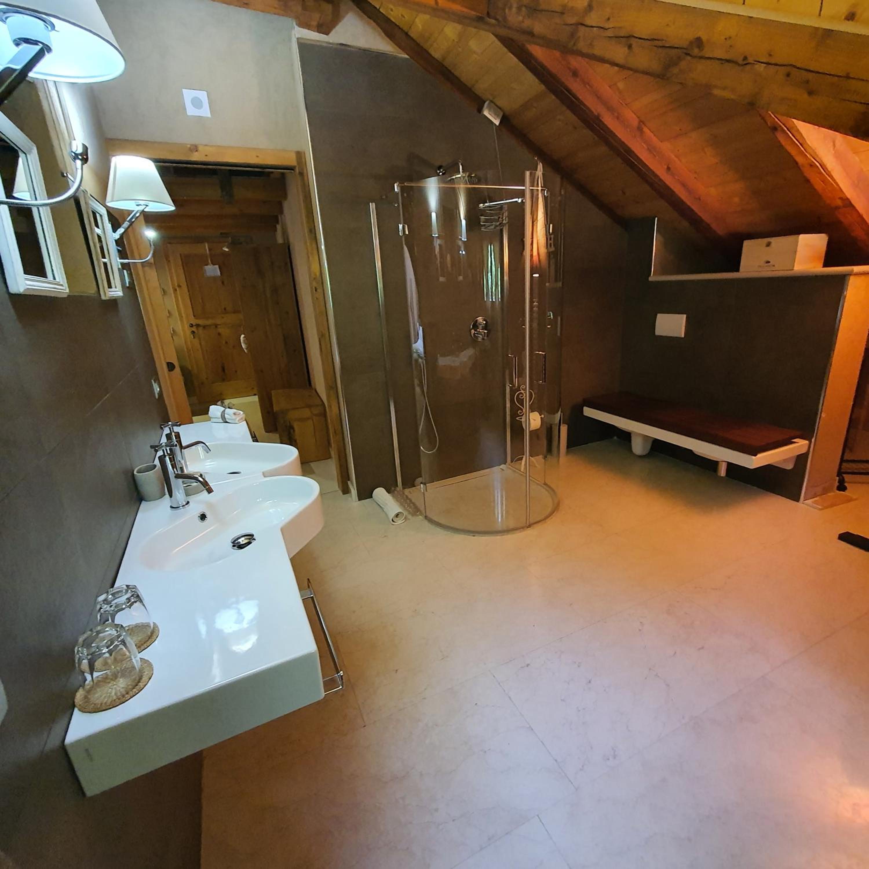 Superior Triple Room - Photo 33