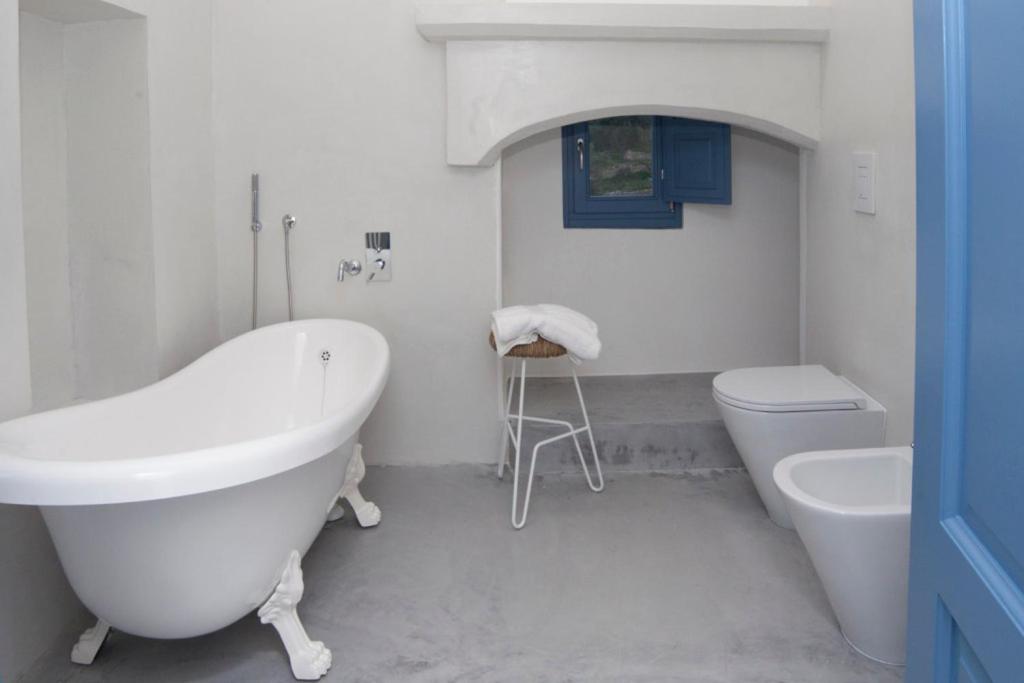 Deluxe Room (2 Adults + 1 Child) photo 2