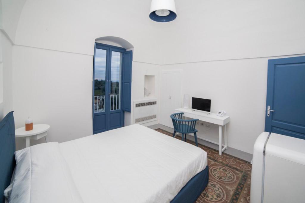 Deluxe Room (2 Adults + 1 Child)