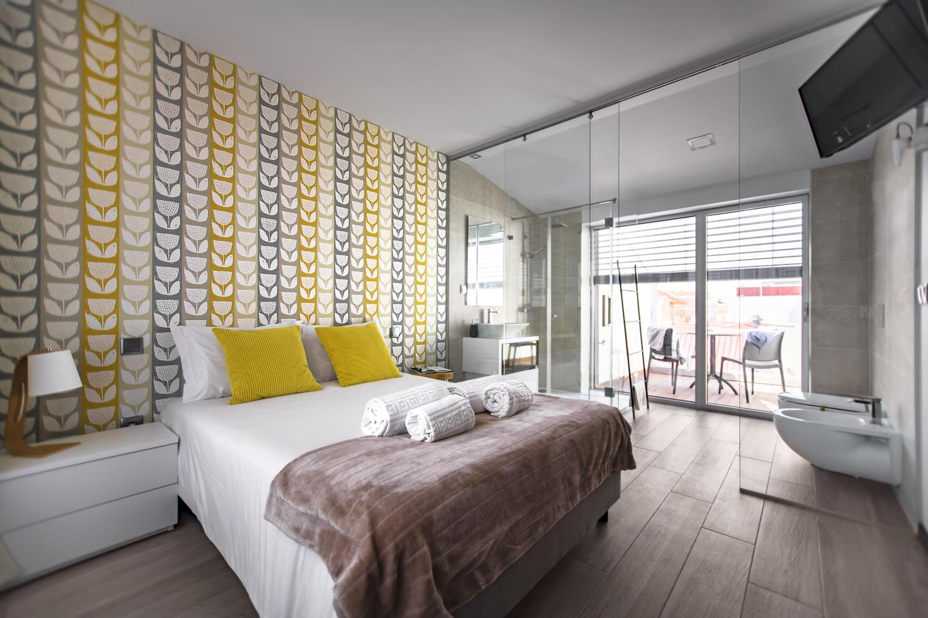 Apartment with Balcony