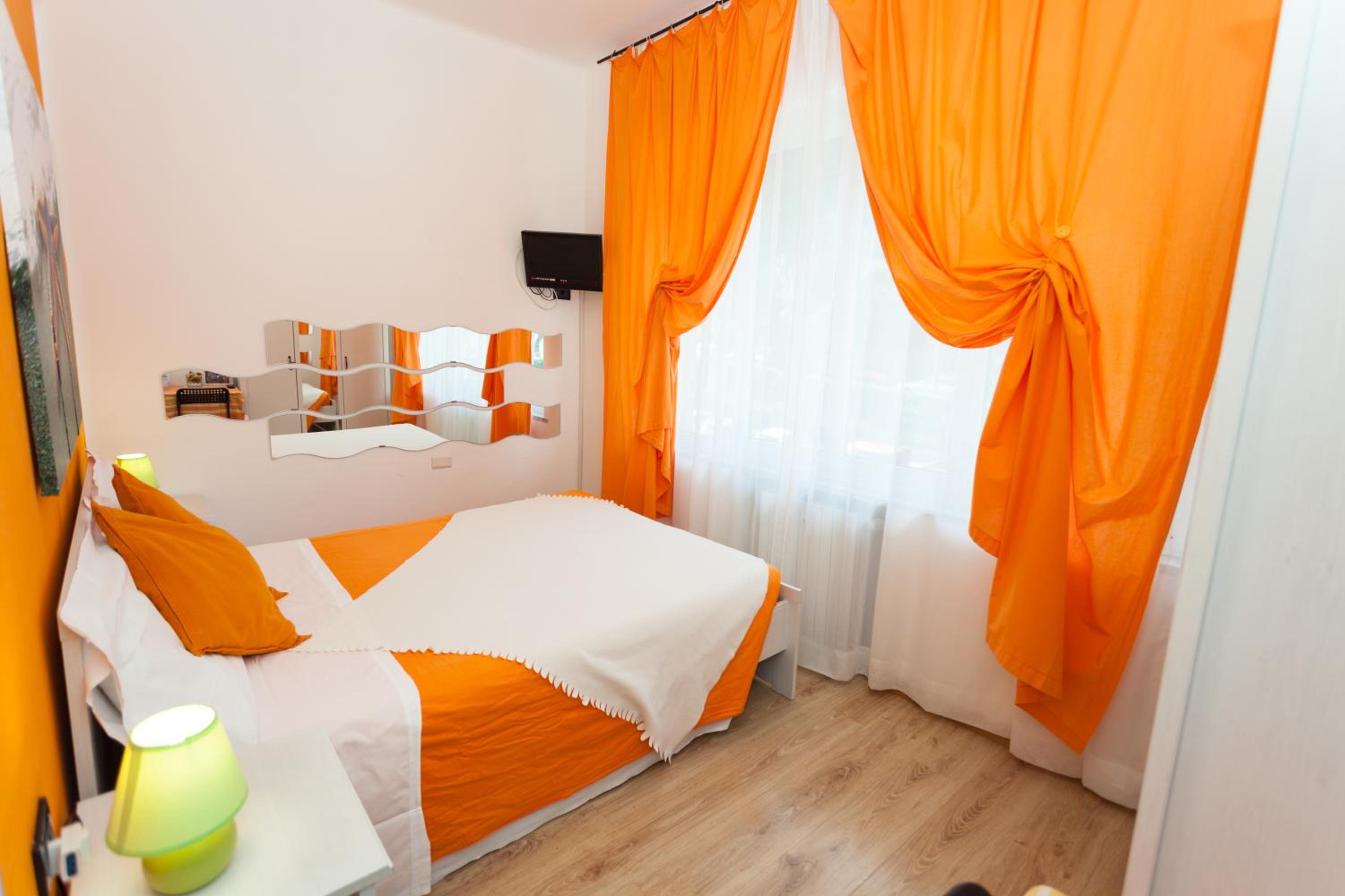 Economy Double Room photo 1