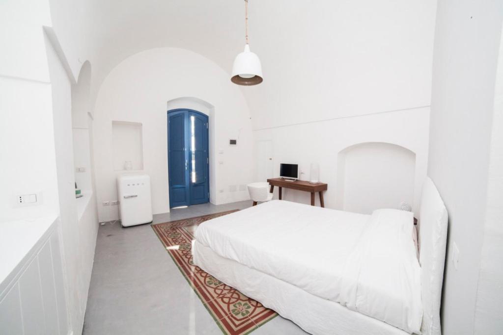 Deluxe Room (2 Adults + 1 Child)