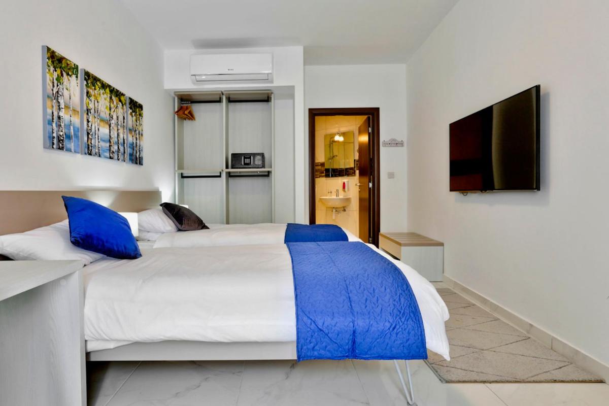 Double or Twin Room with Terrace