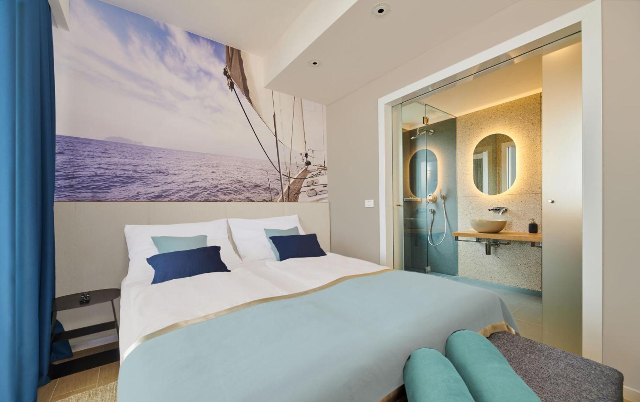 Double Room with Balcony photo 2