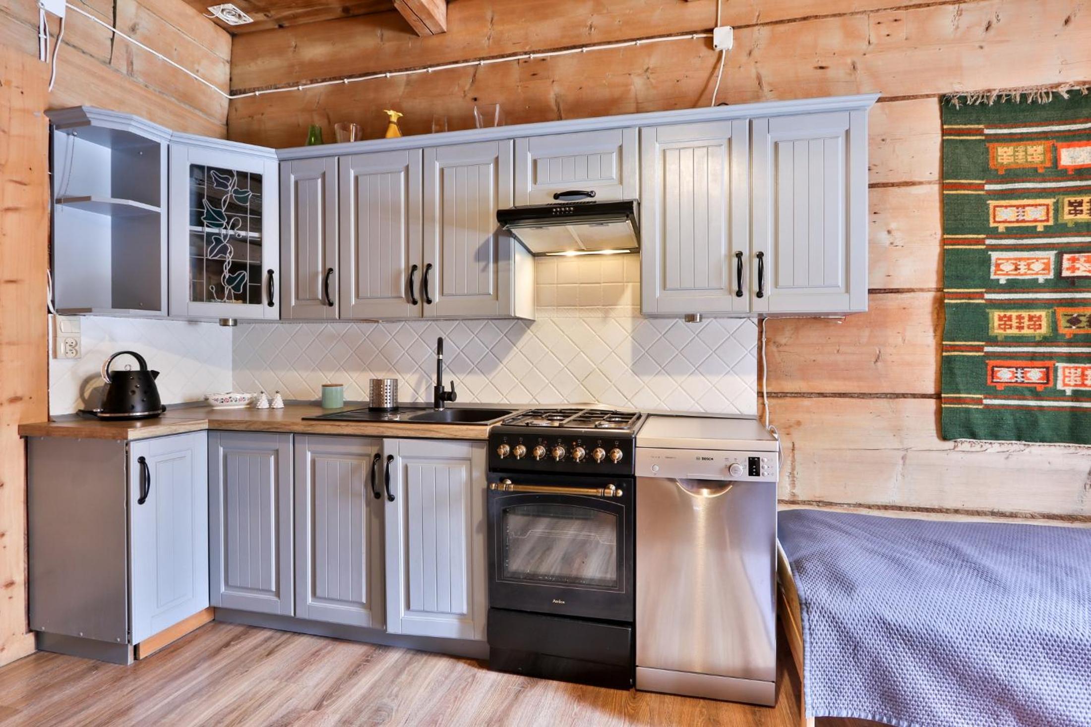 Apartment with Mountain View - Photo 8
