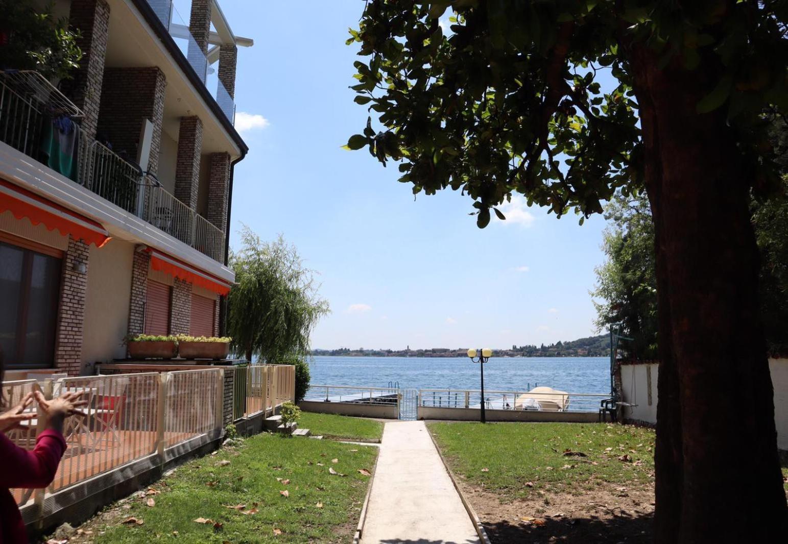 Studio Apartment with Lake View photo 3