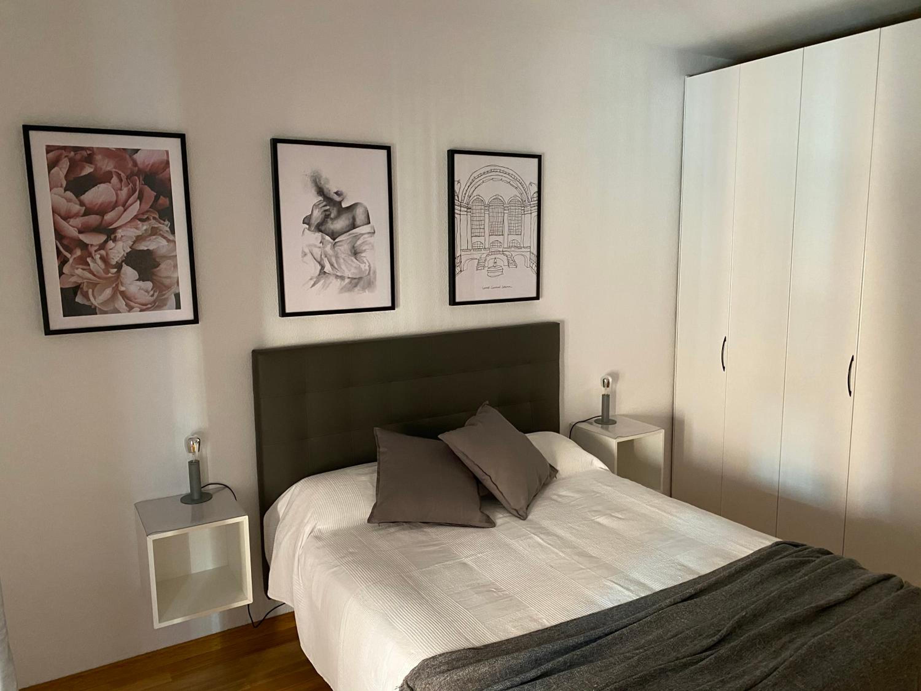 Two-Bedroom Apartment - Photo 2