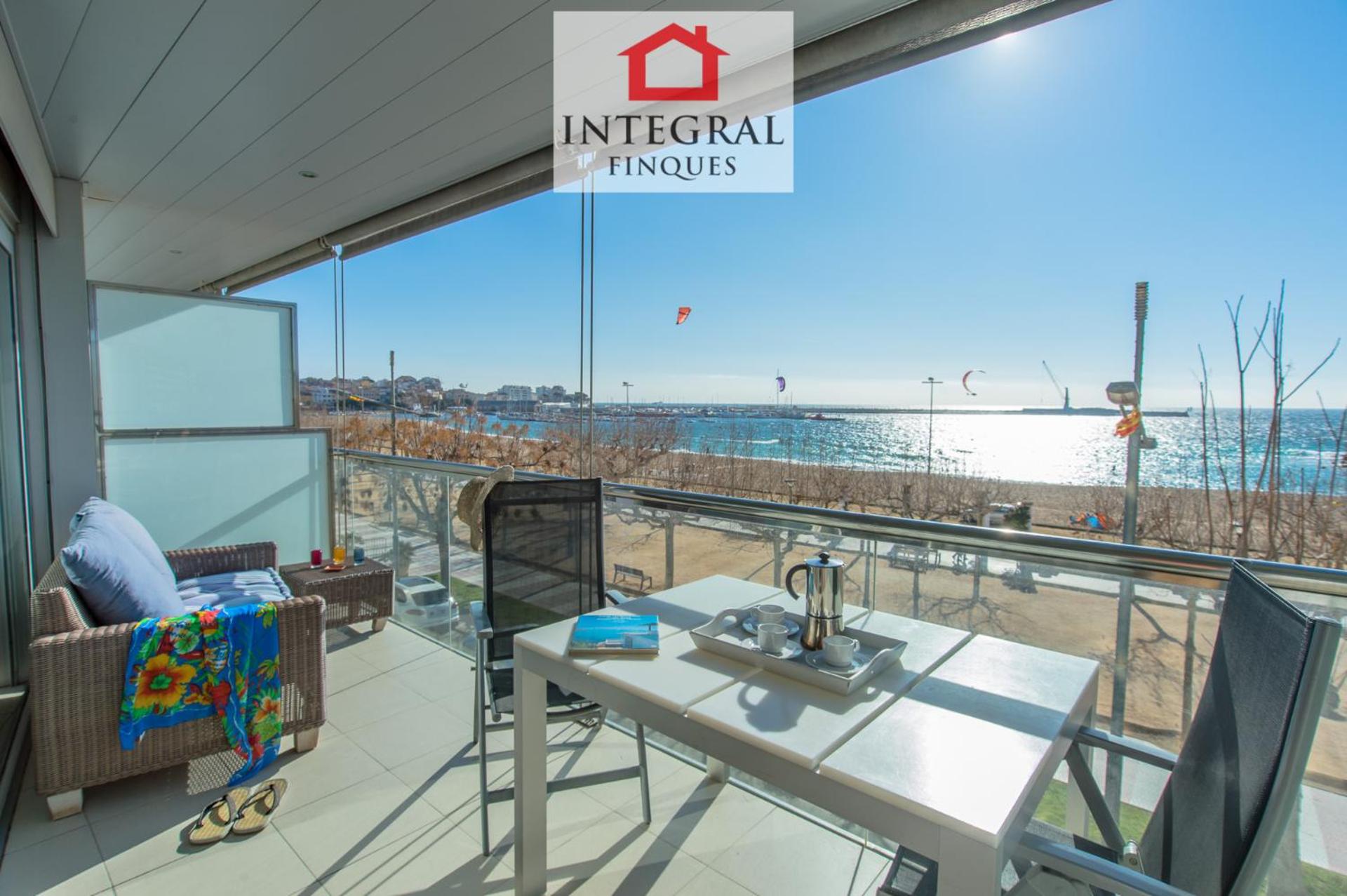 Apartamento de tres habitaciones con vista al mar