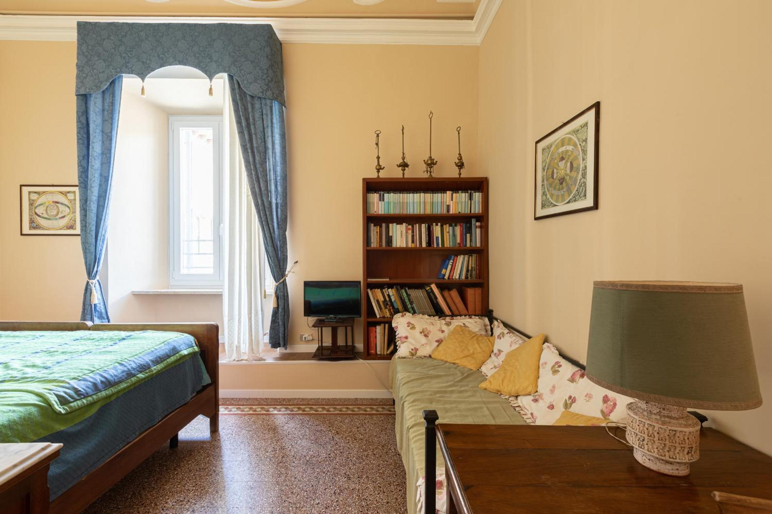 Deluxe Double or Twin Room with City View photo 1
