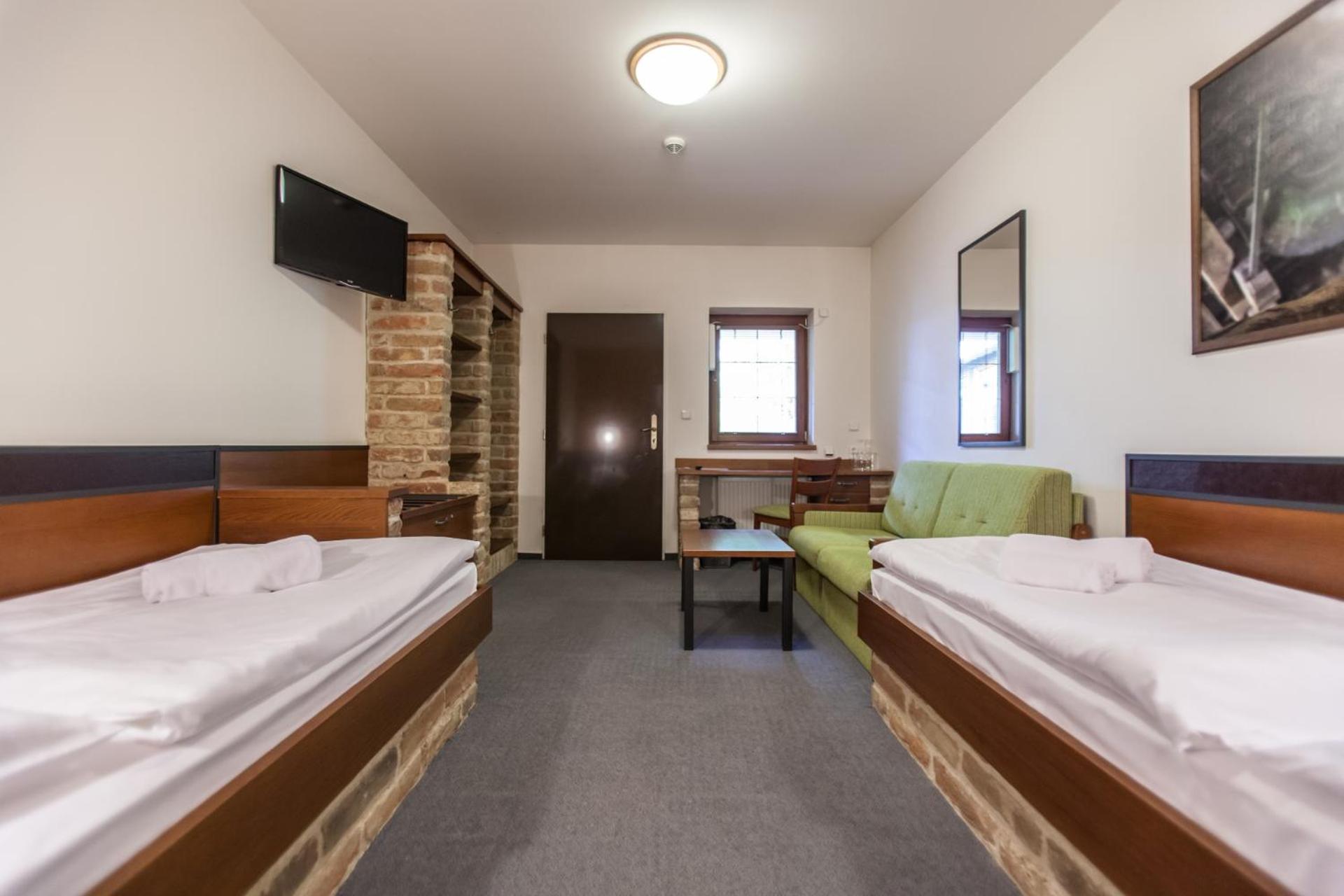 Standard Twin Room with Sofa photo 3