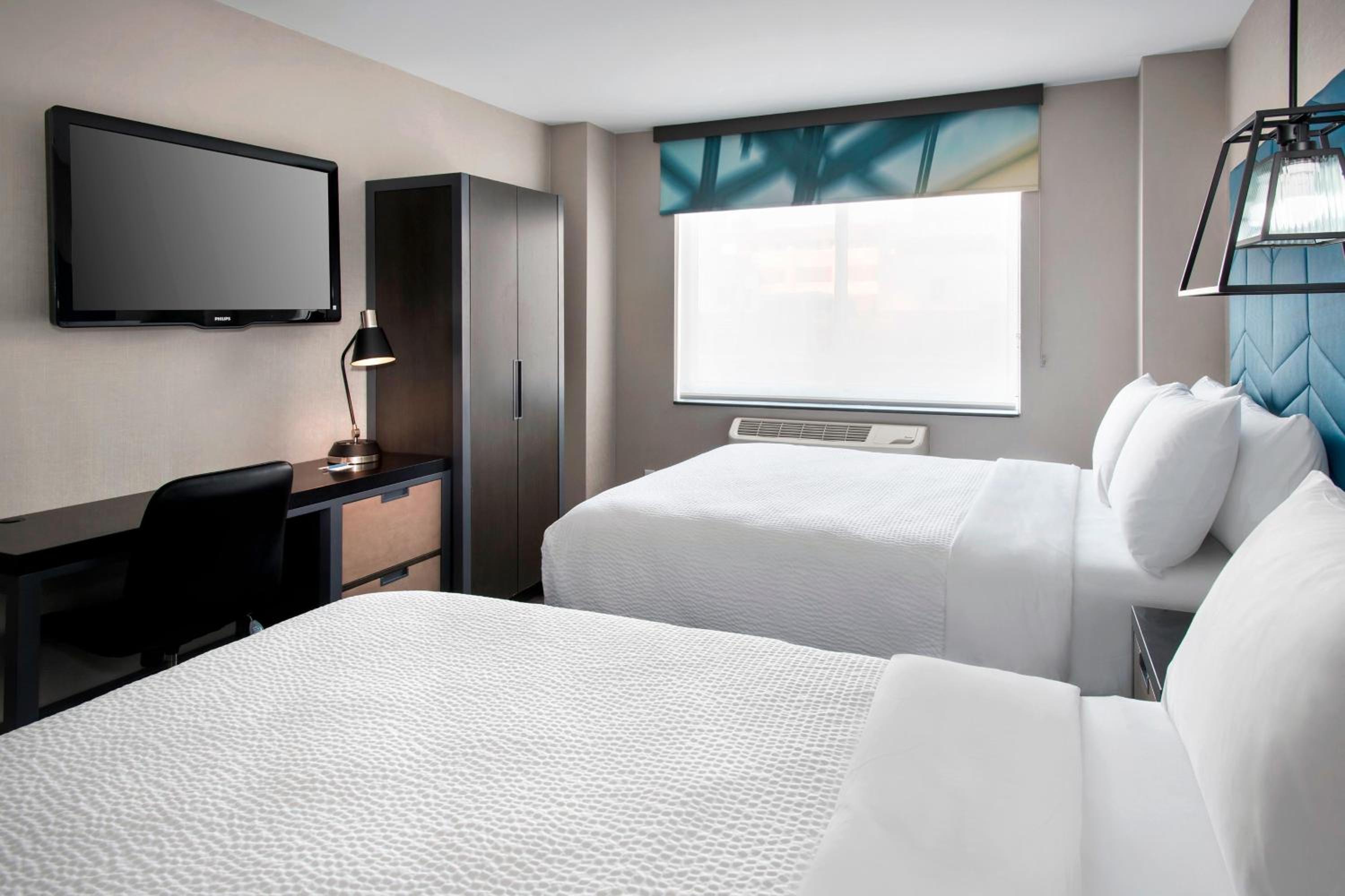 Queen Room with Two Queen Beds - Hearing Accessible