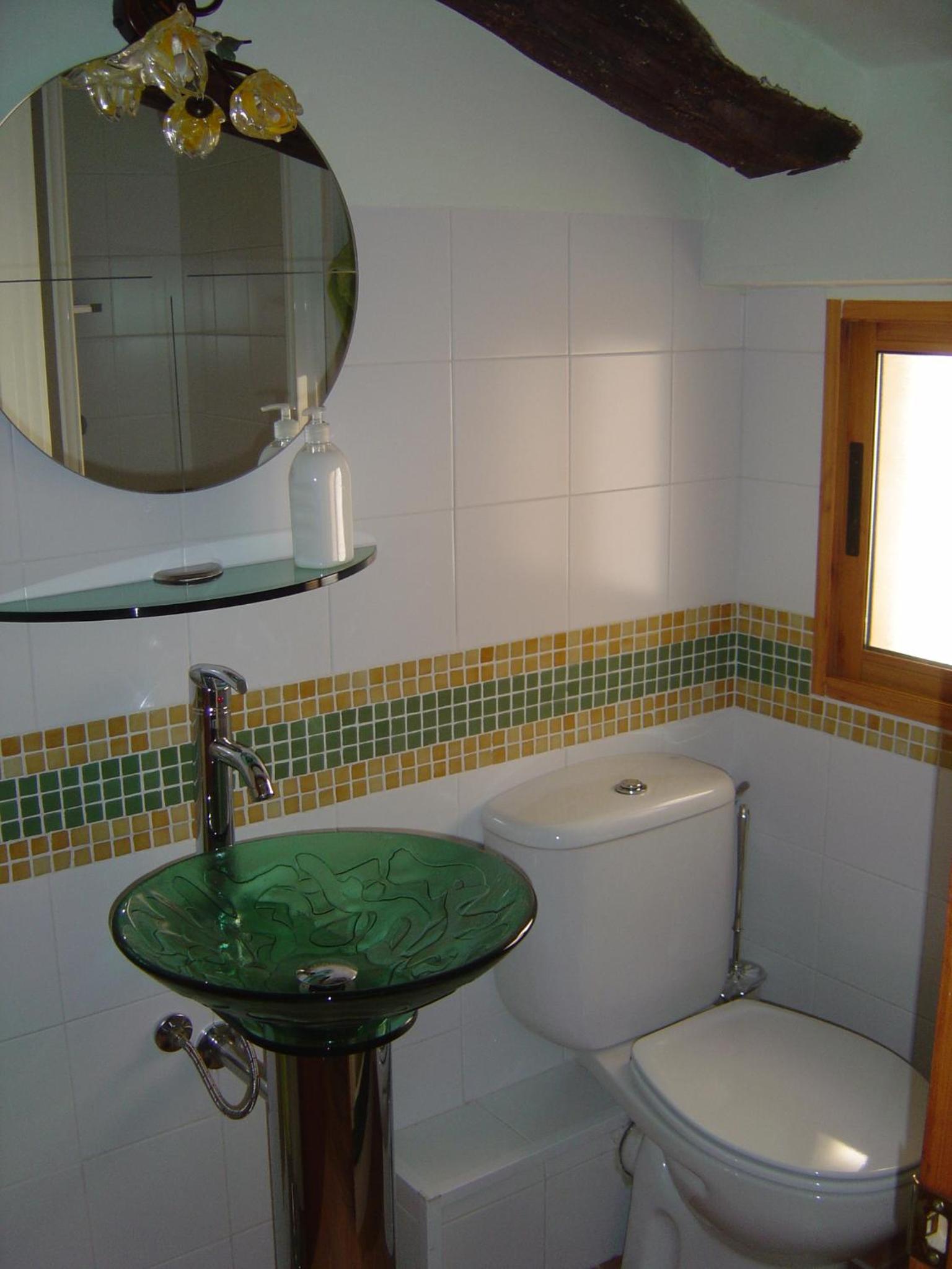 Five-Bedroom House photo 2
