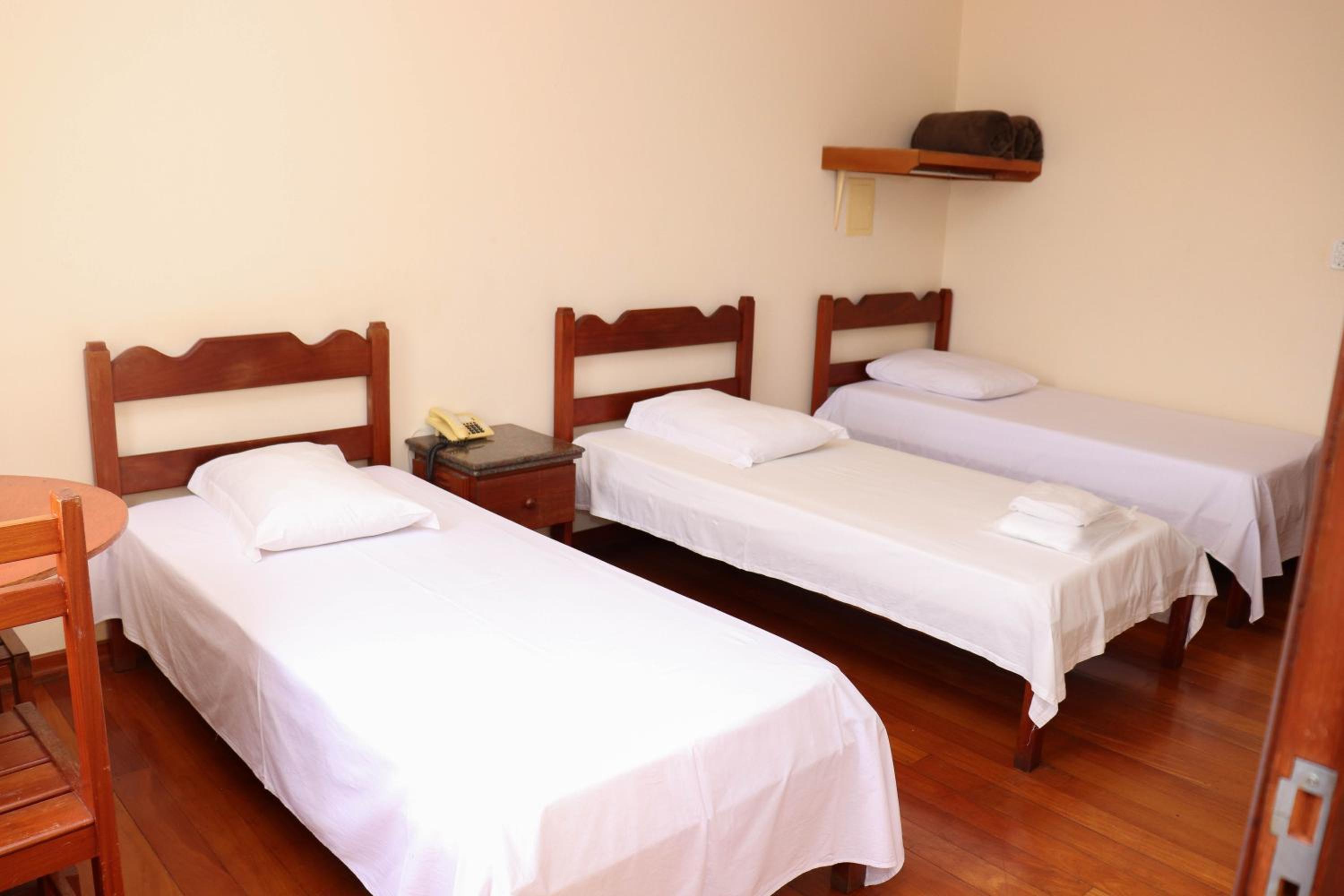Triple Room with Single Beds photo 2