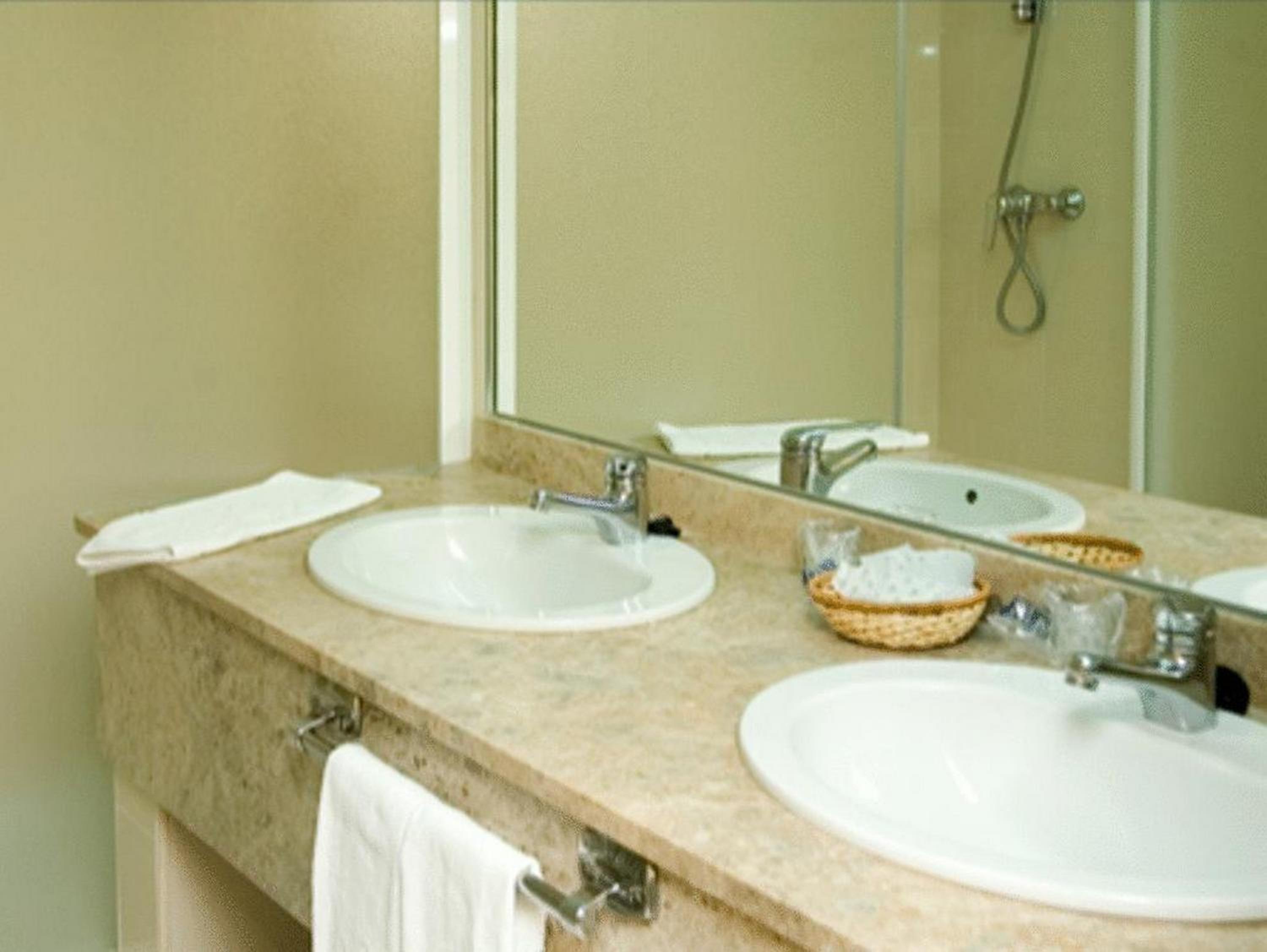 Double or Twin Room photo 3