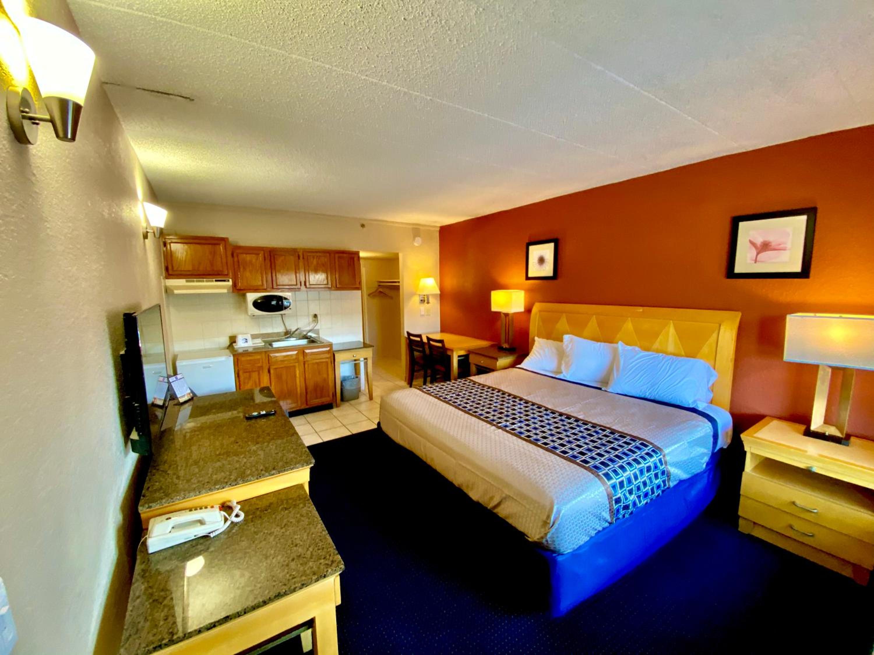 Deluxe King Room photo 1