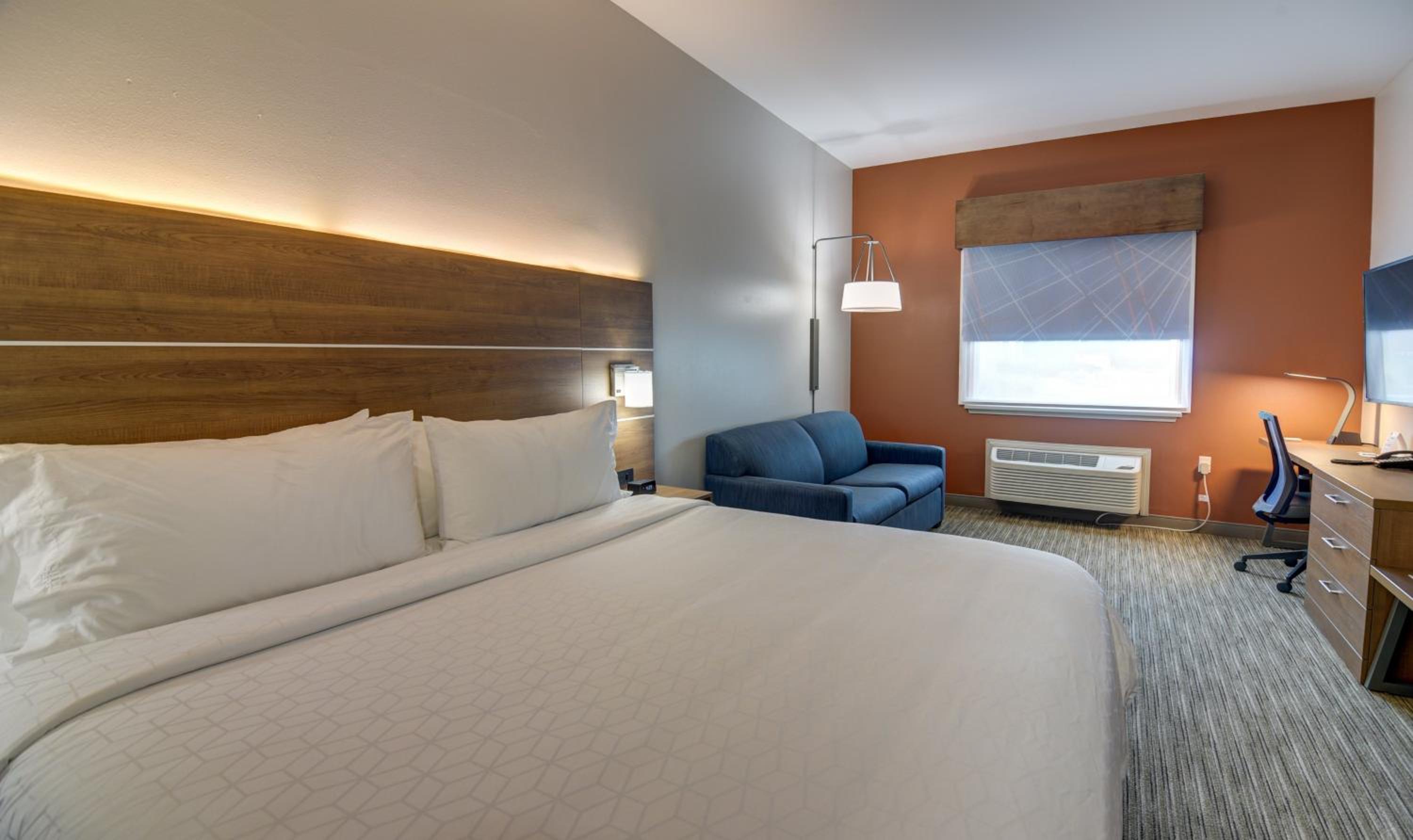King Suite - Photo 3