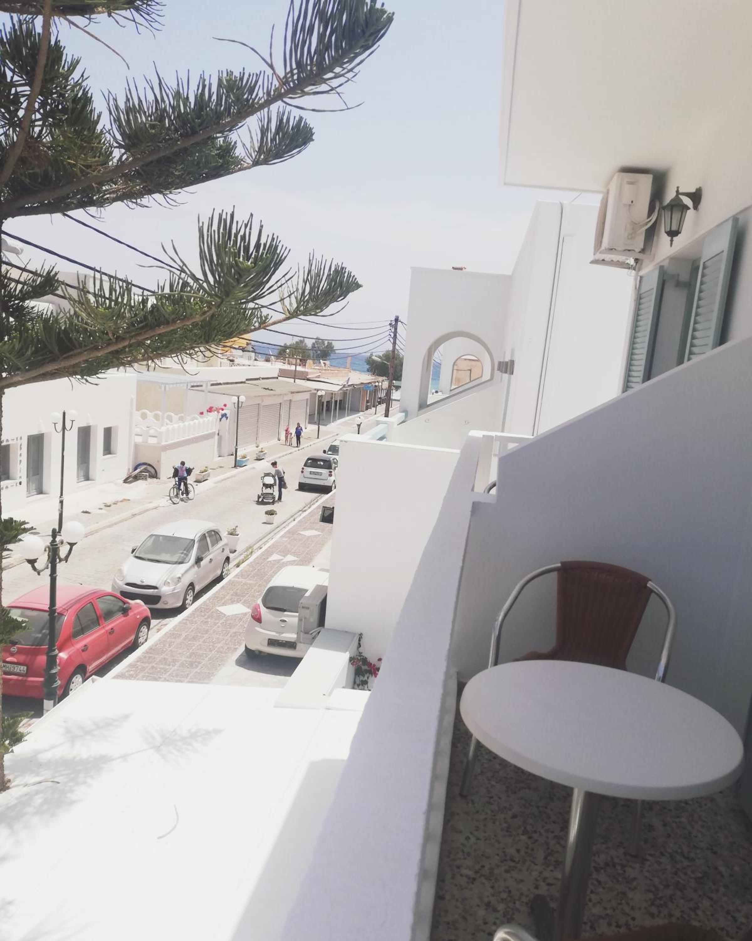 Double or Twin Room with Partial Sea View photo 2