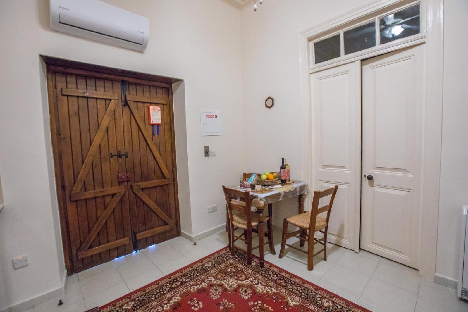 One-Bedroom Apartment with Balcony