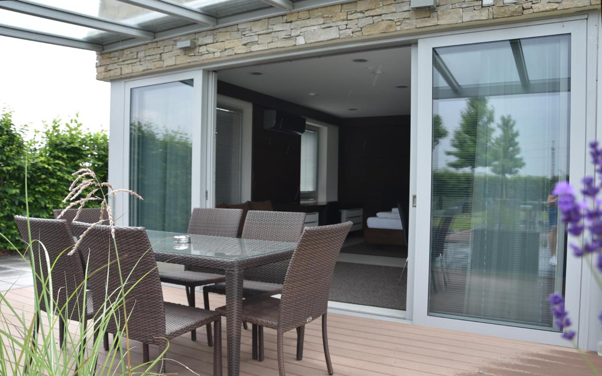 Bungalow with Garden View - Photo 9