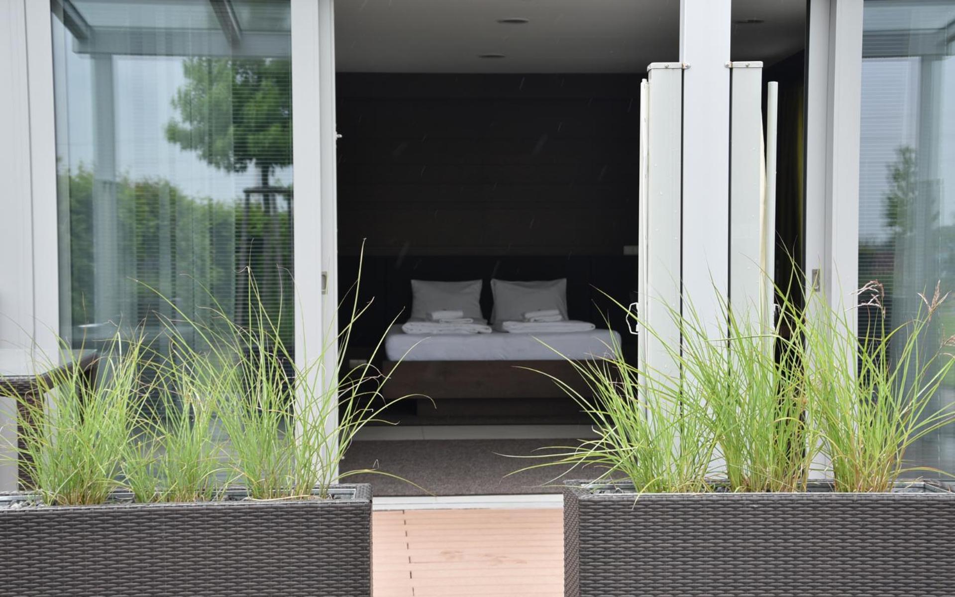 Bungalow with Garden View - Photo 3
