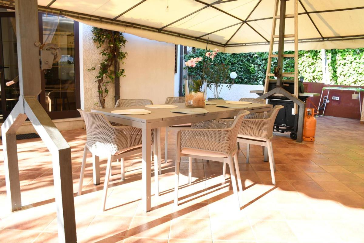 Premier Two-Bedroom Apartment with Terrace and Garden - Photo 3