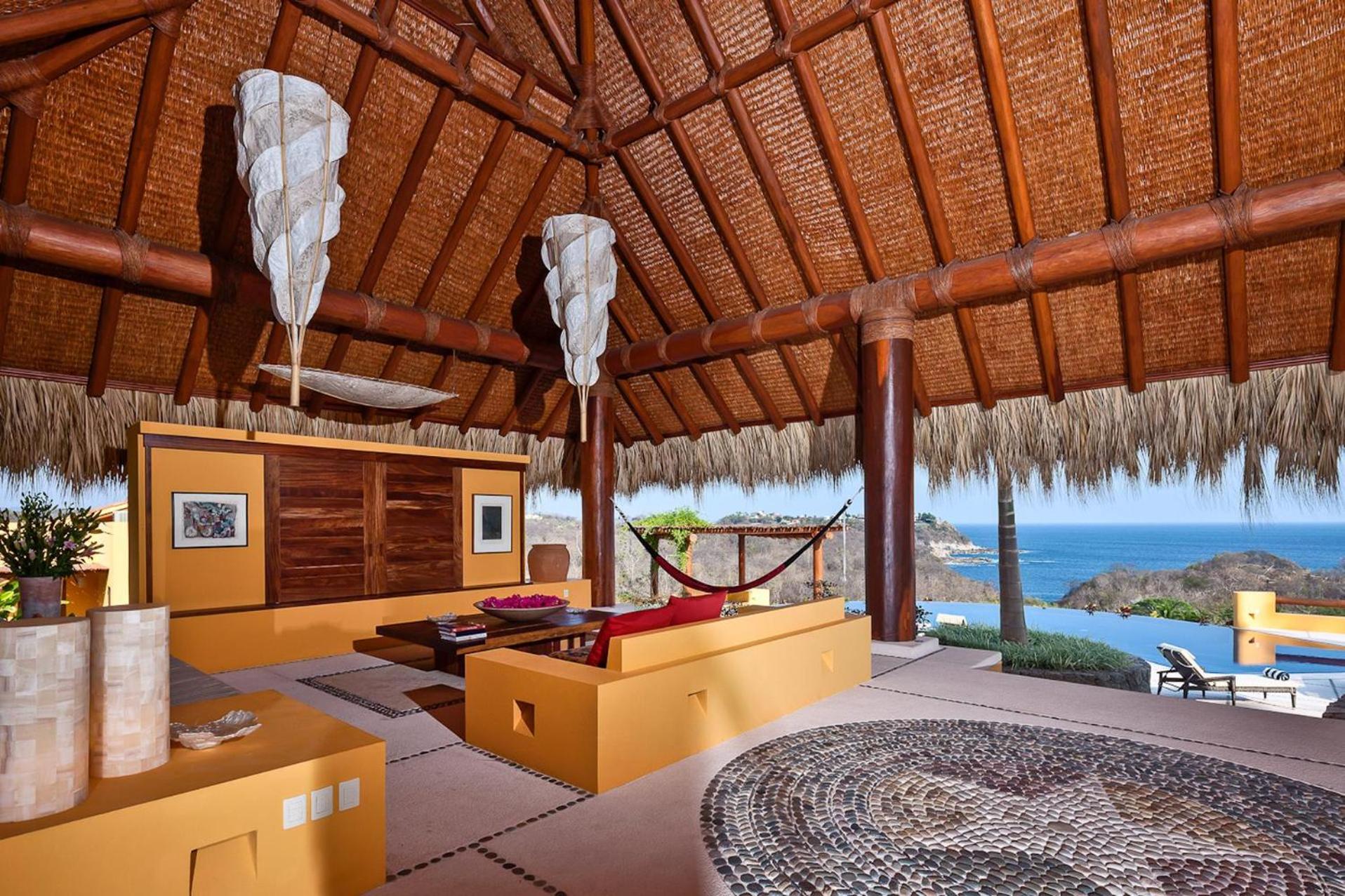 Five-Bedroom Villa photo 1