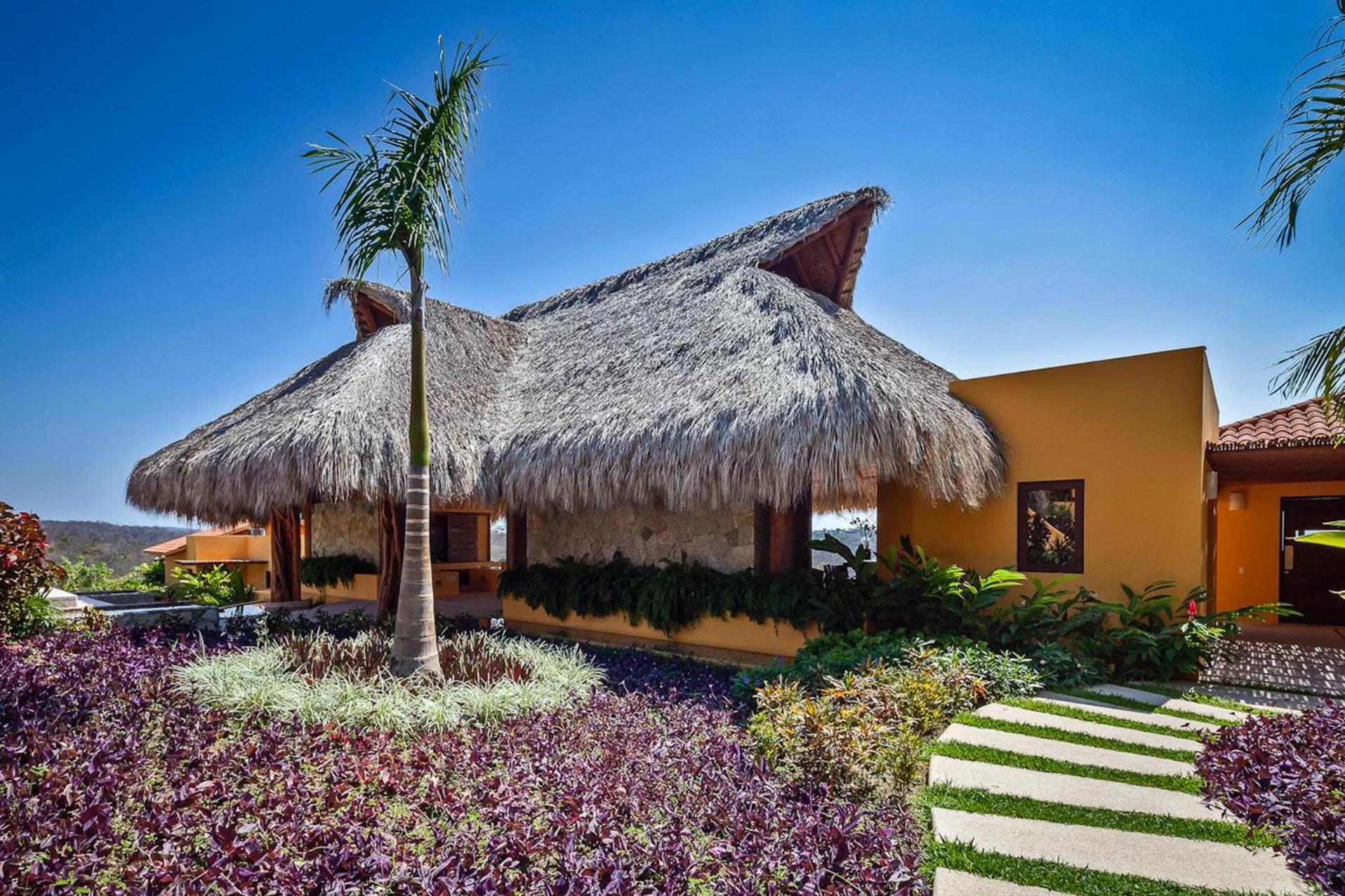 Five-Bedroom Villa photo 3