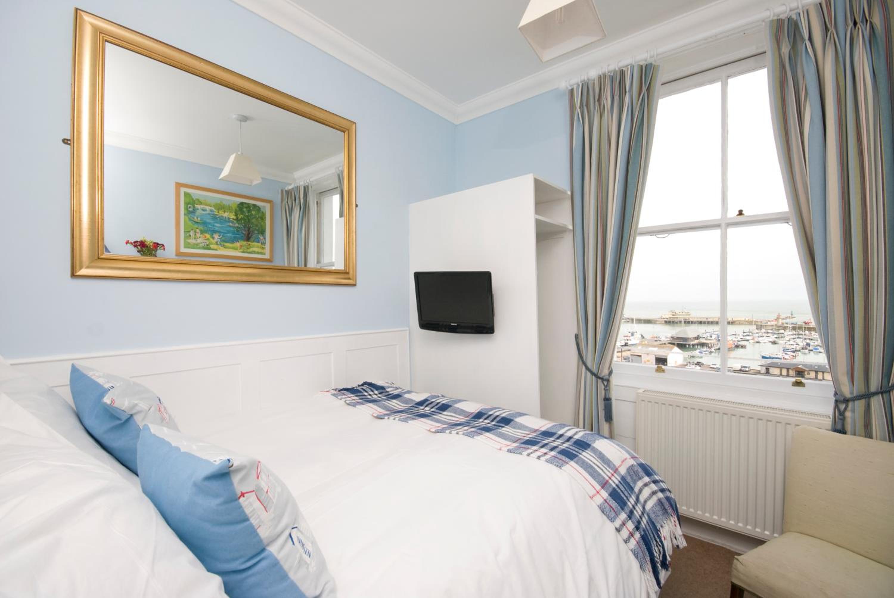 Small Double Room photo 2