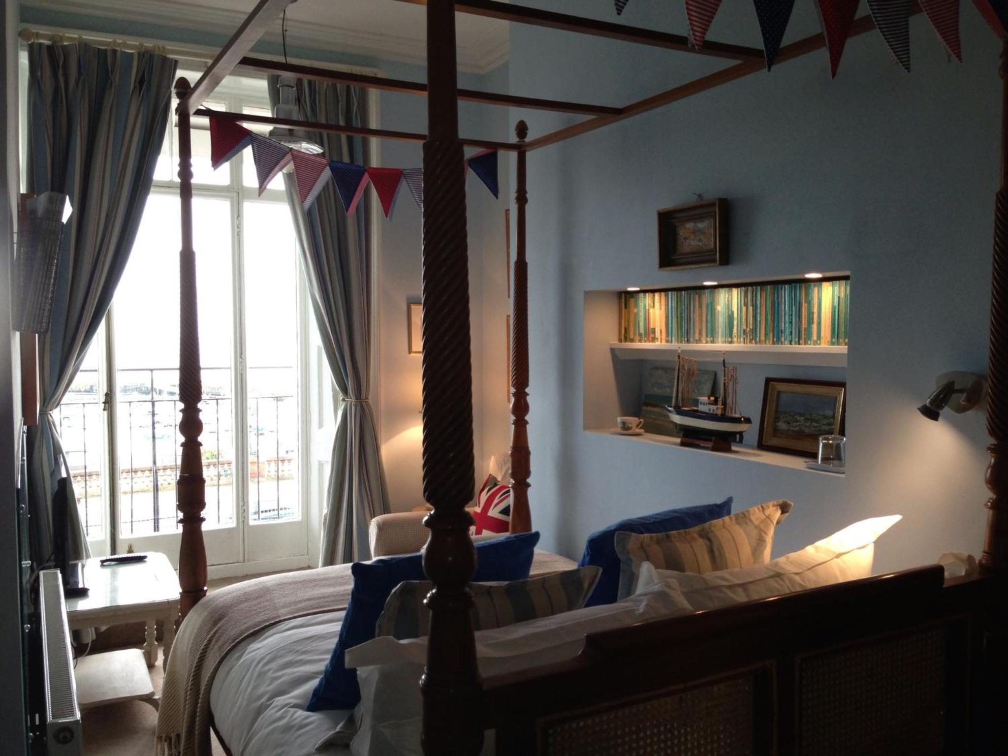 Double Room with Balcony and Sea View - Photo 4