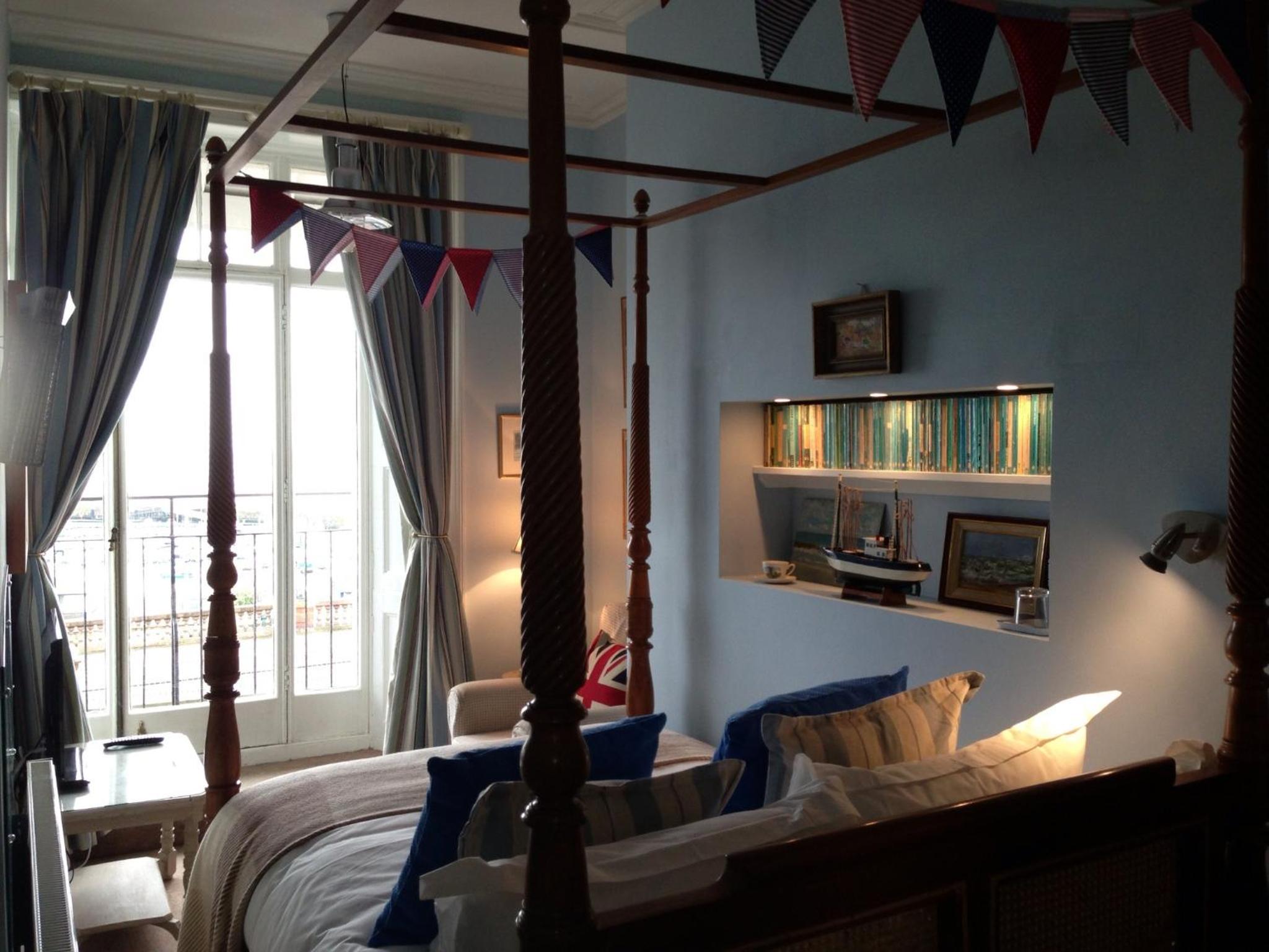 Double Room with Balcony and Sea View - Photo 2