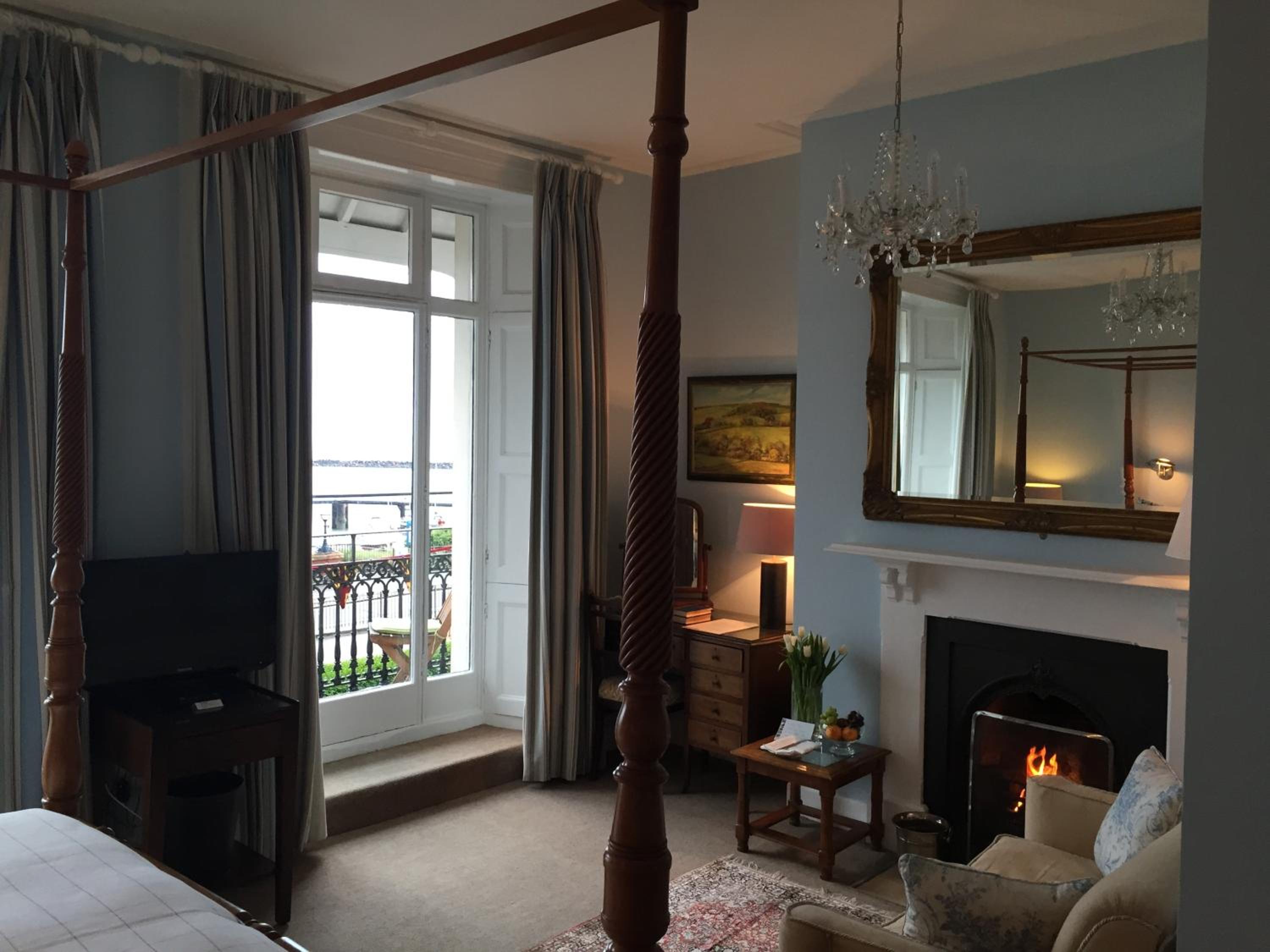 Deluxe Suite with Sea View photo 2