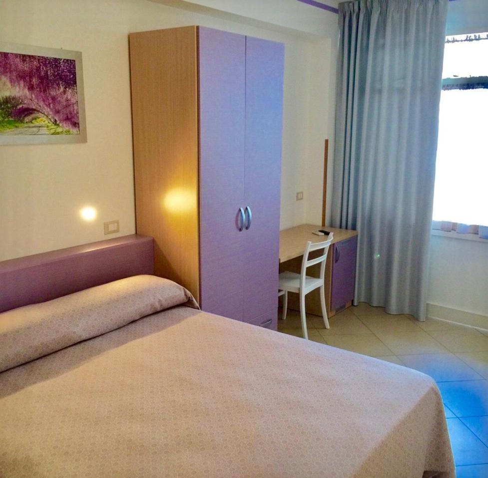 Economy Double Room photo 2