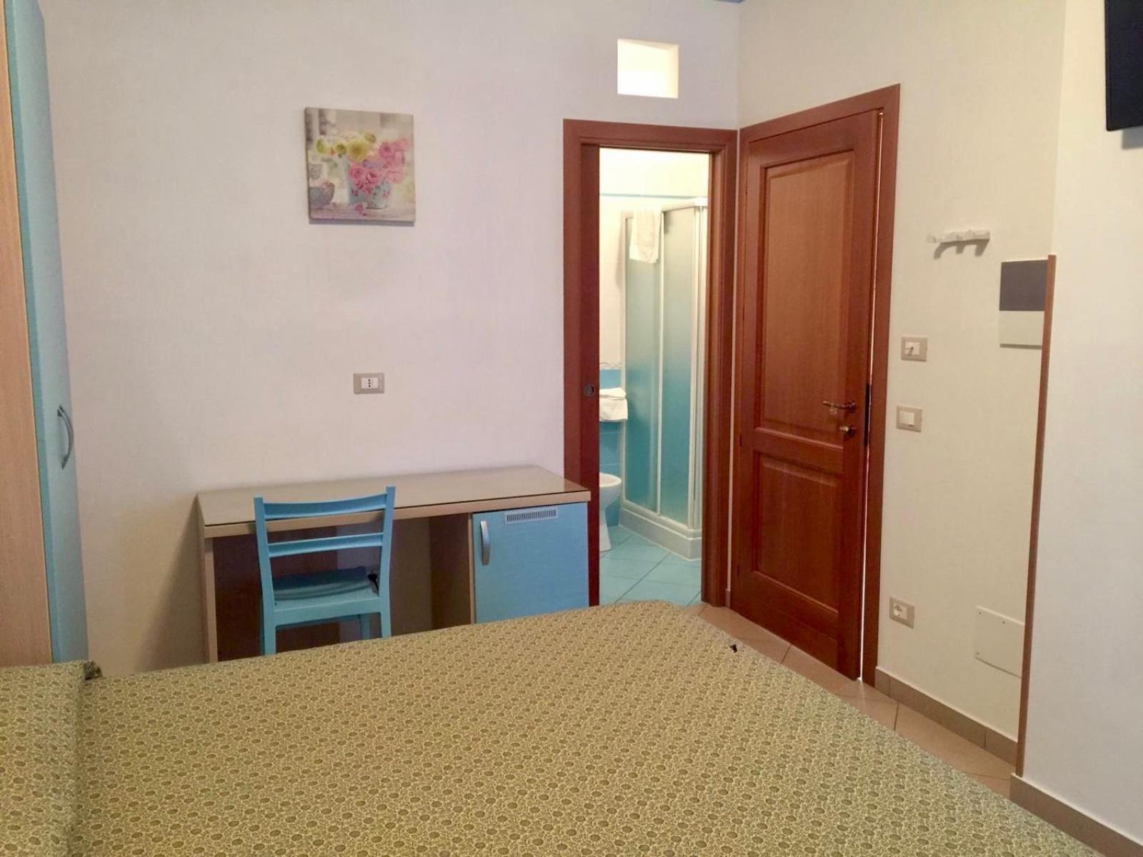 Economy Double Room photo 3