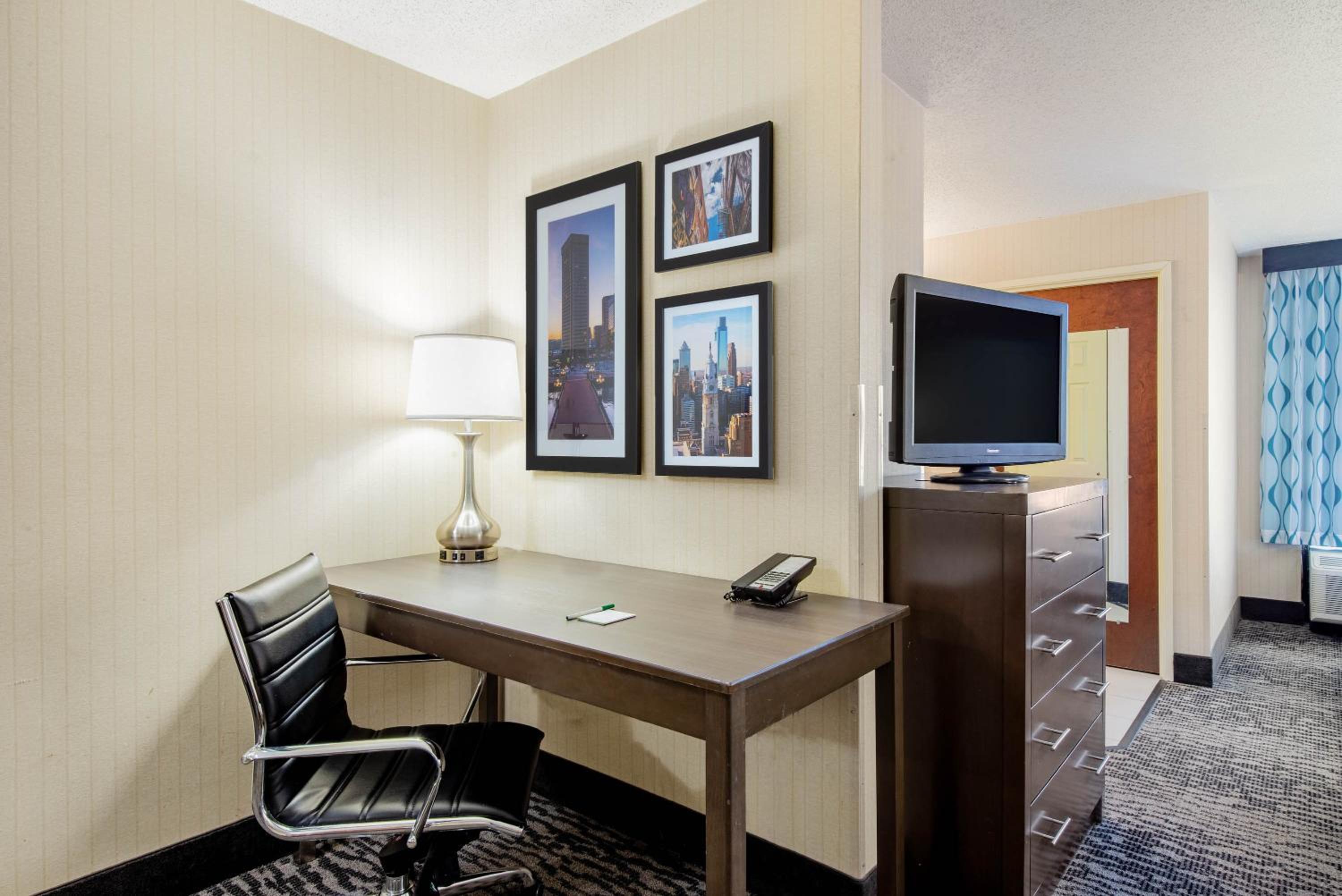 King Studio Suite - Non-Smoking - Photo 7