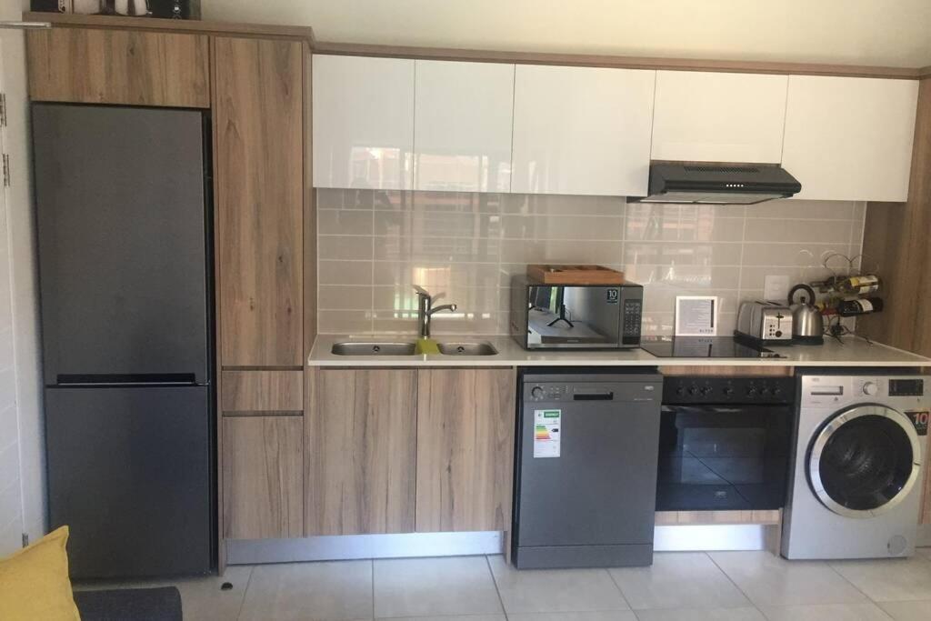 One-Bedroom Apartment - Photo 4