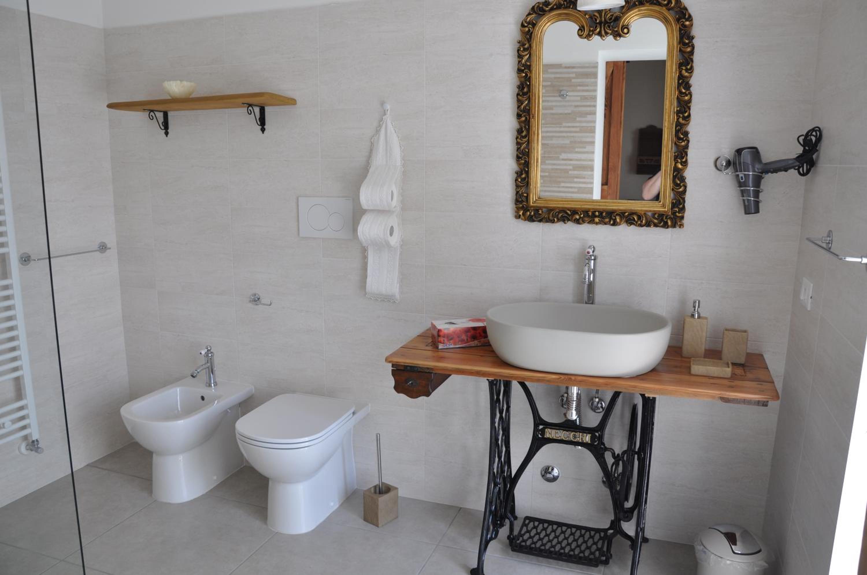 Double Room with Private Bathroom photo 3
