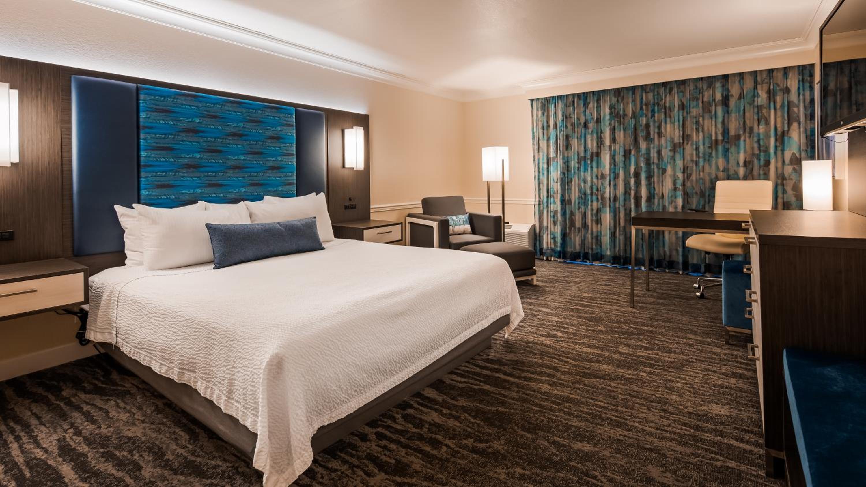 King Room with Kitchenette and Sofa Bed photo 3