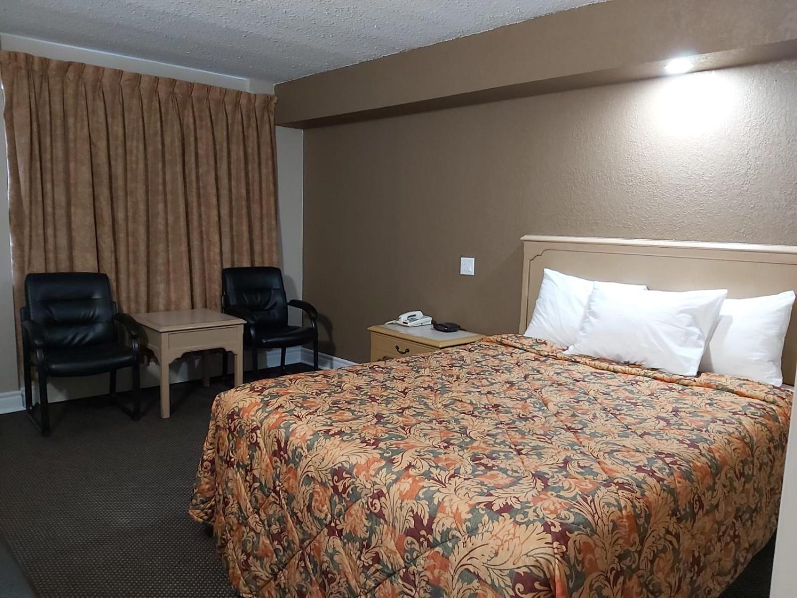 Standard Queen Room photo 2