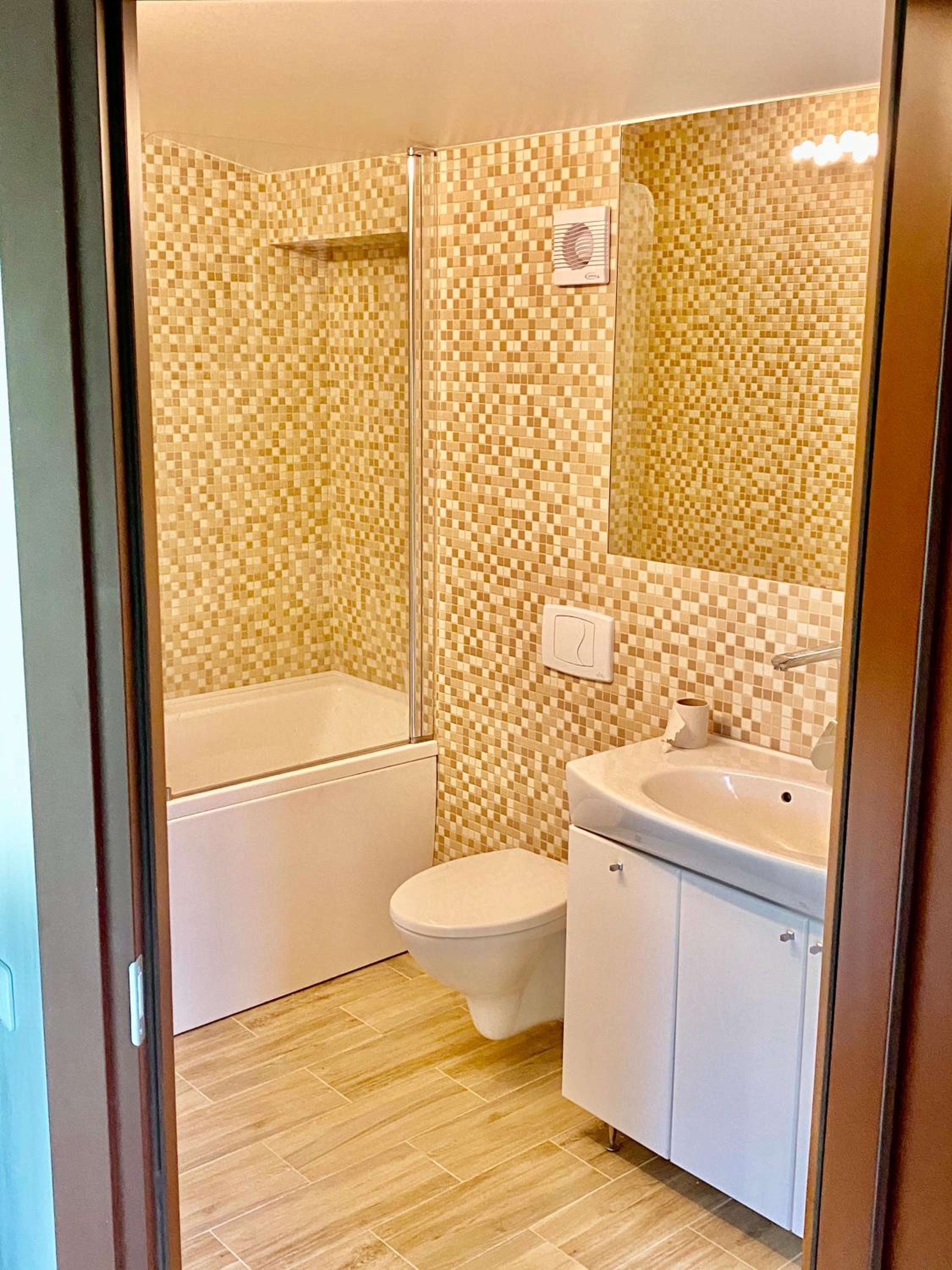 Deluxe Double Room - Photo 8