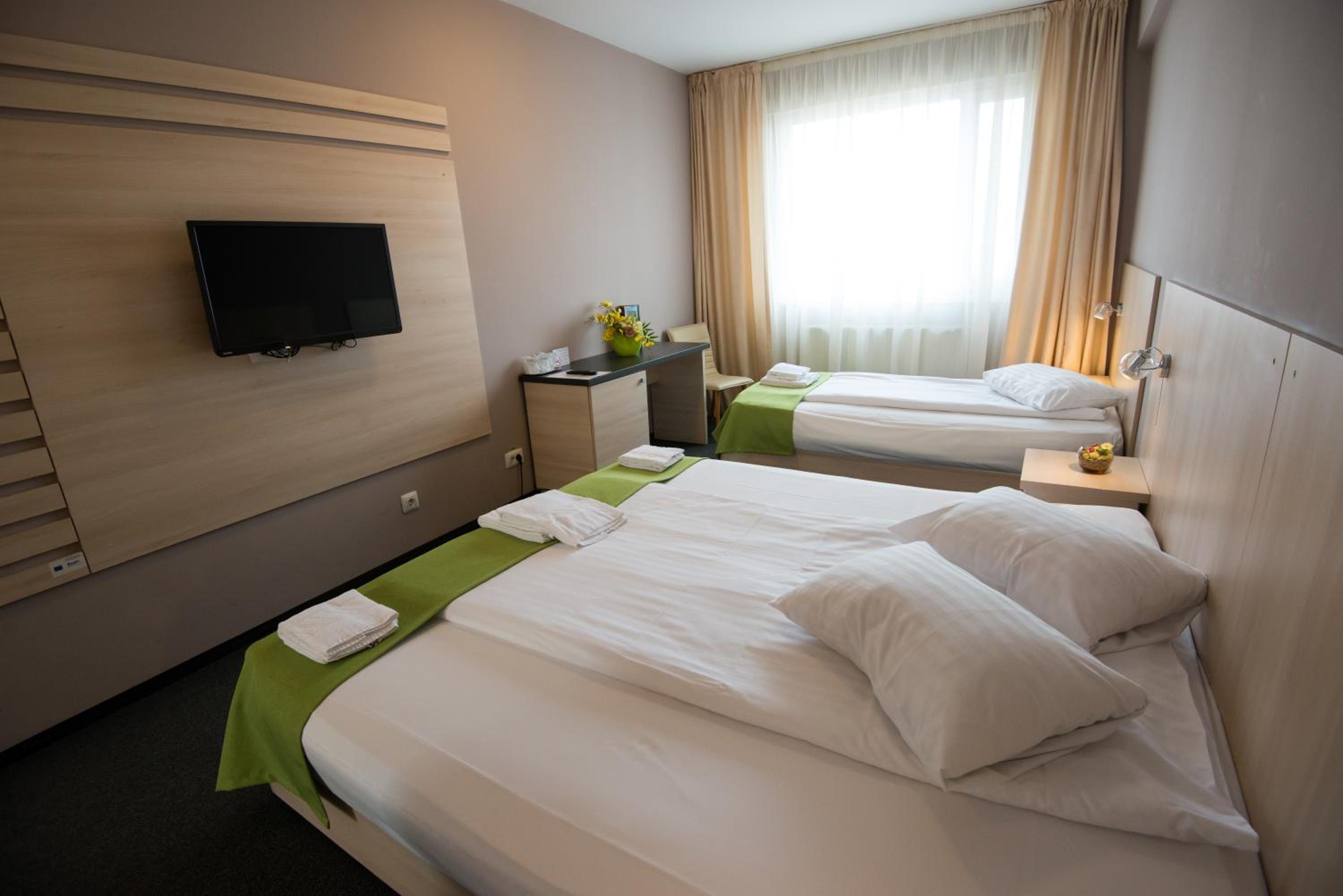 Triple Room - Photo 1