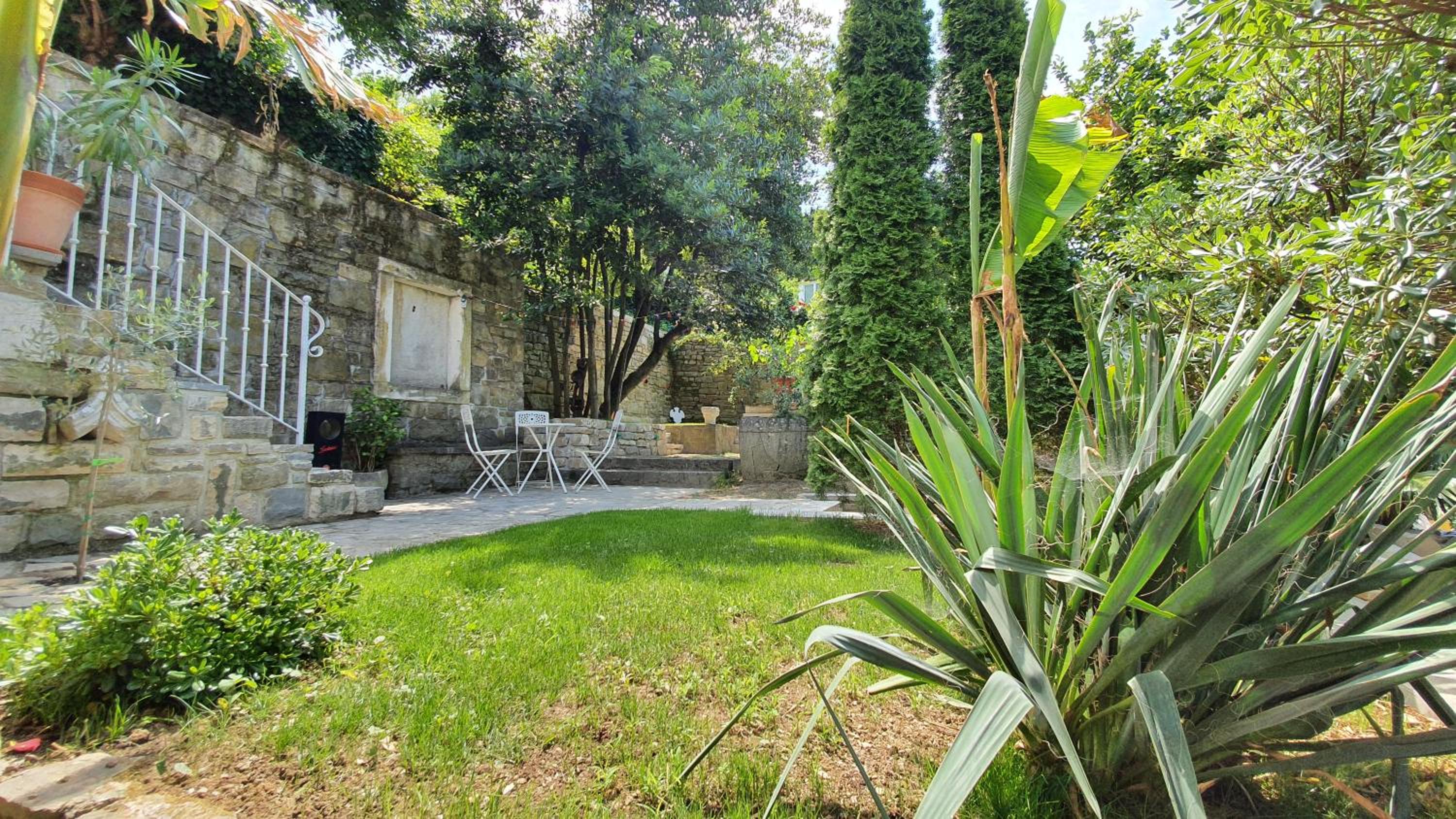Apartment with Terrace - Photo 53