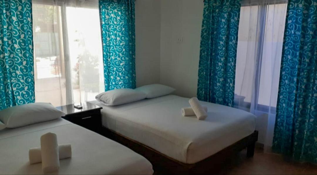 Twin Room with Private Bathroom - Photo 22