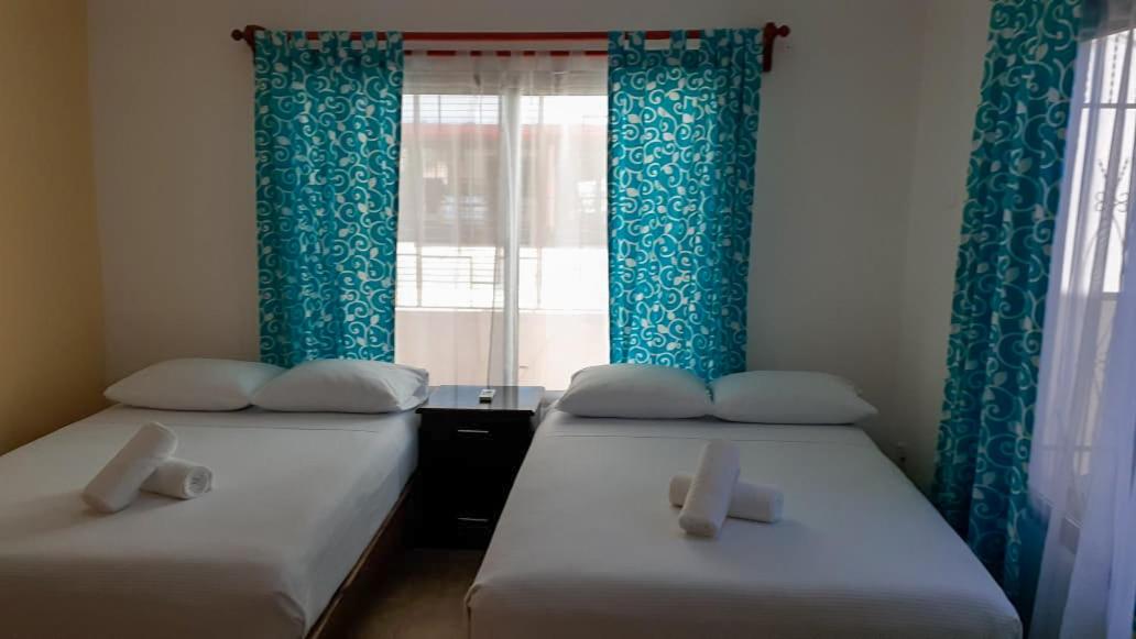 Twin Room with Private Bathroom - Photo 23