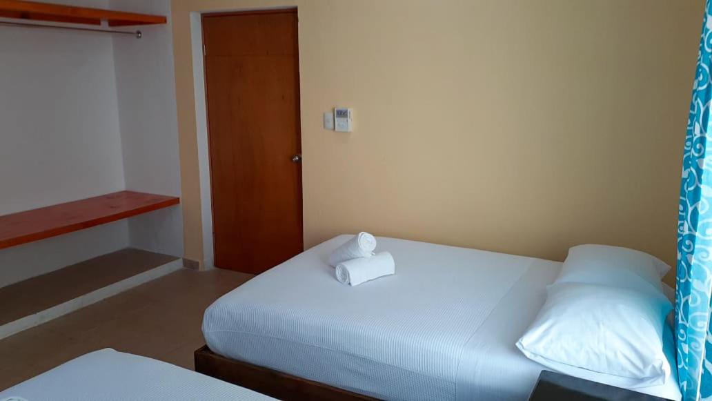 Twin Room with Private Bathroom - Photo 21