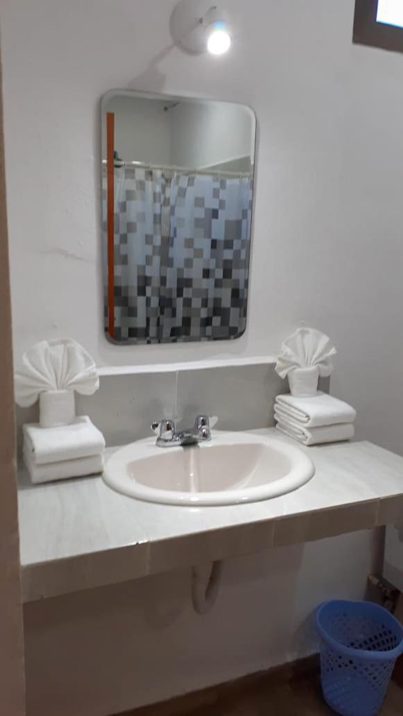 Twin Room with Private Bathroom - Photo 19