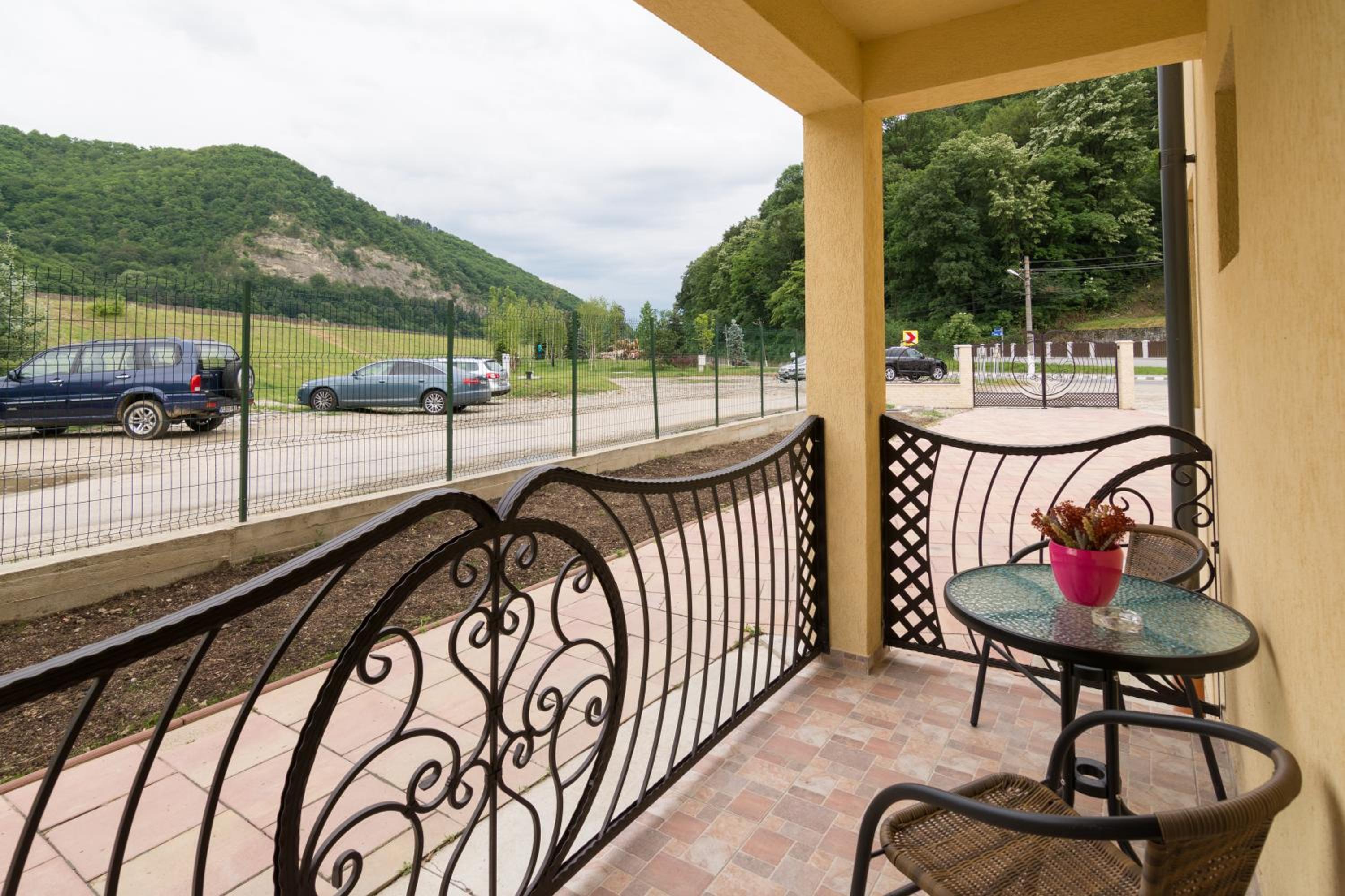 Double Room with Terrace - Photo 3