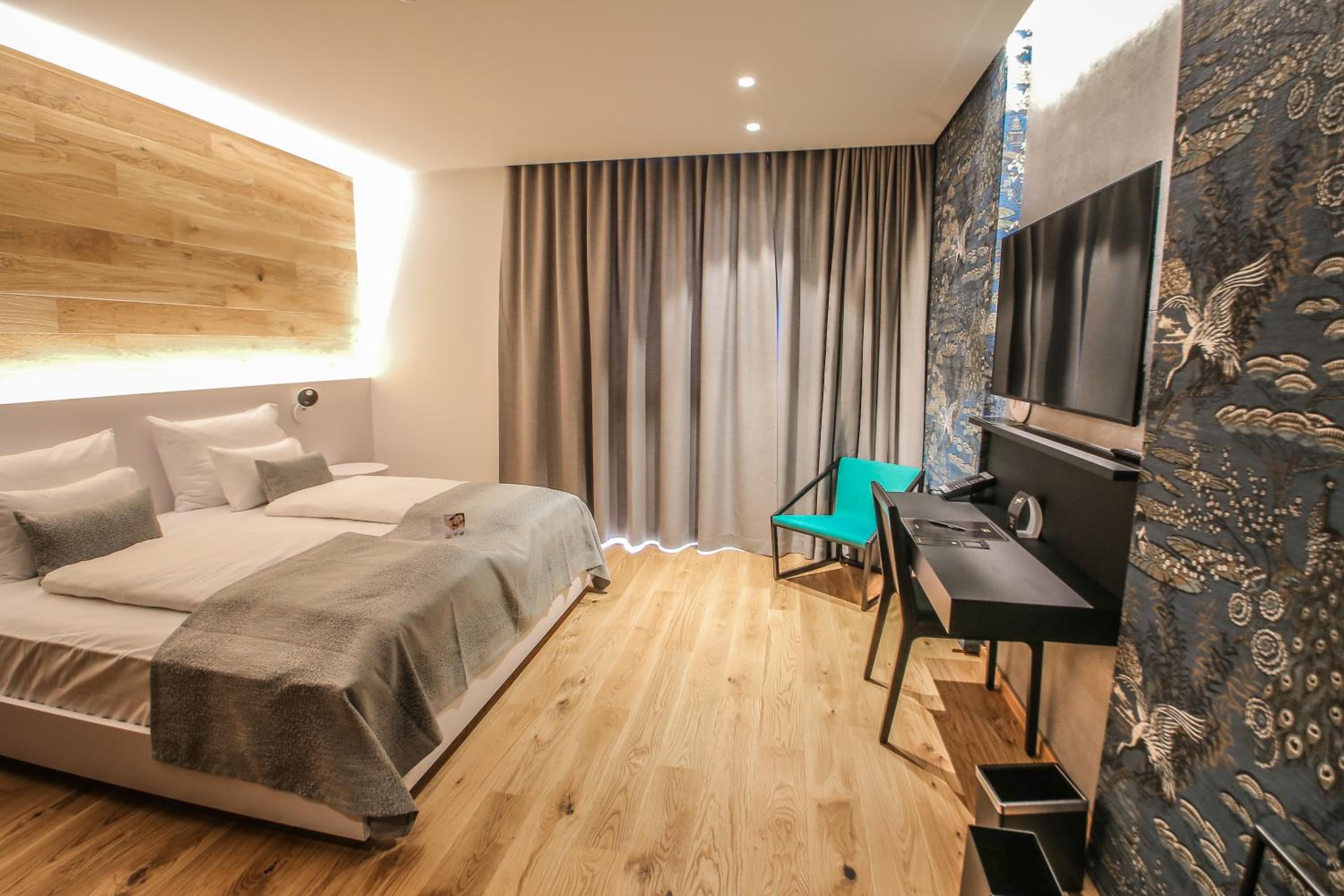 Deluxe Double Room with Parking - Photo 3