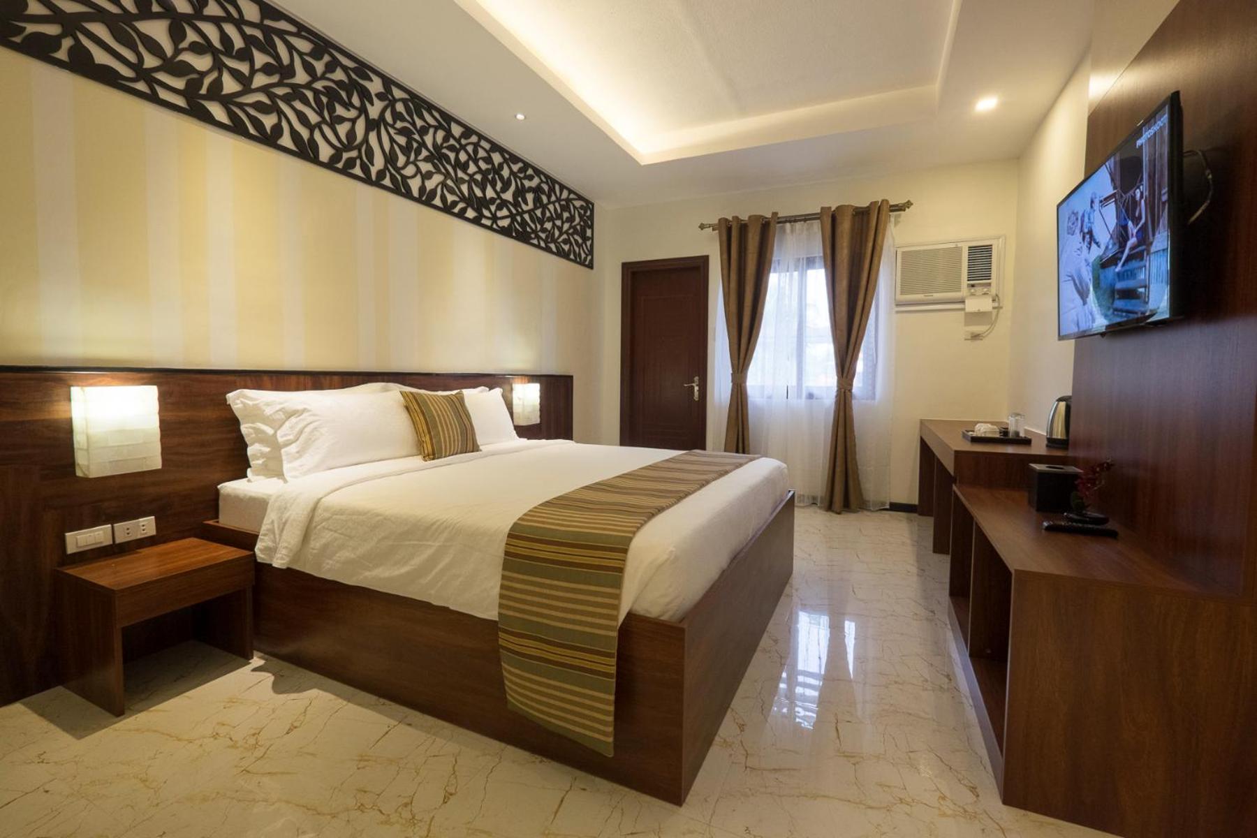 King Room with Balcony photo 1