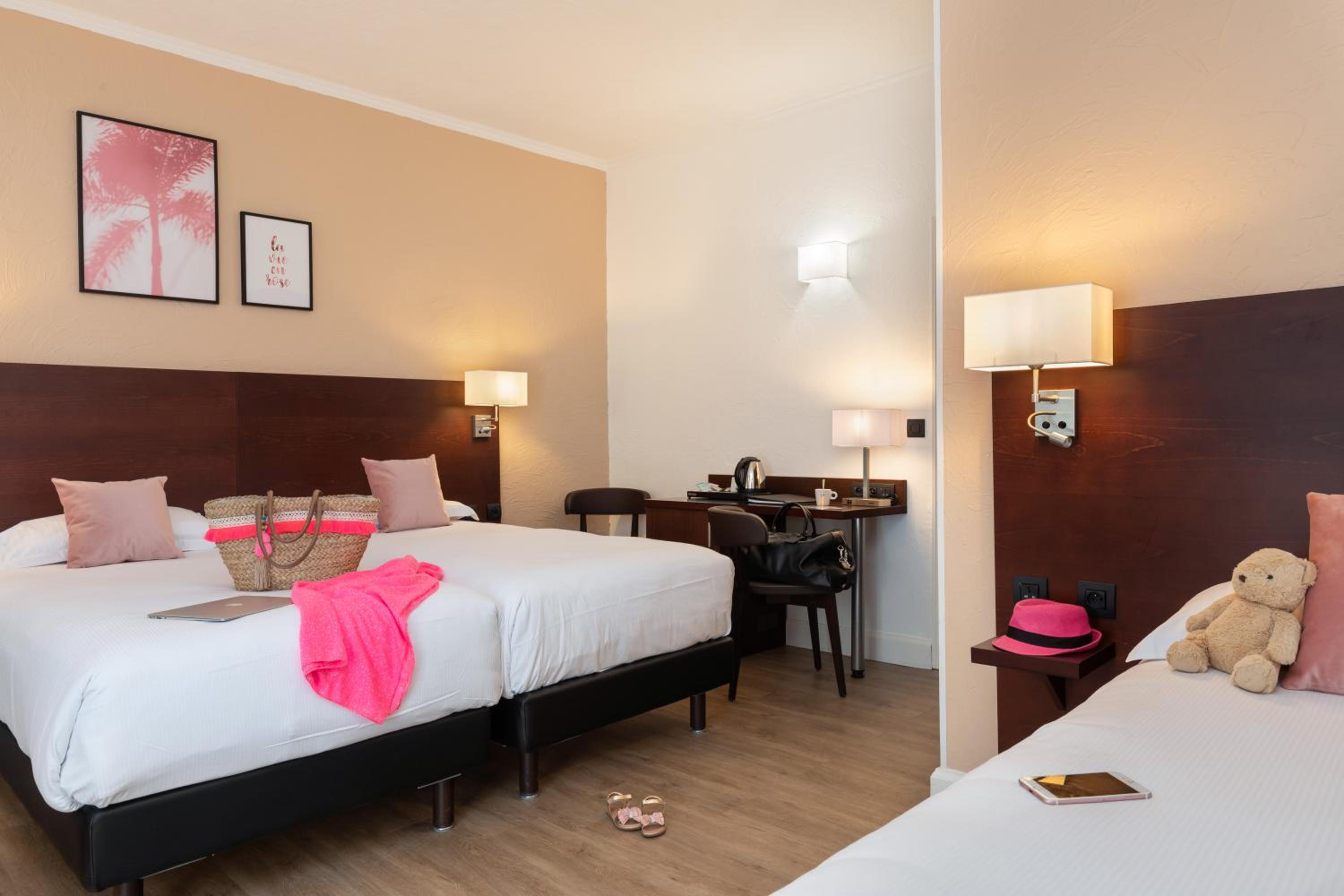 Deluxe Triple Room - Photo 1